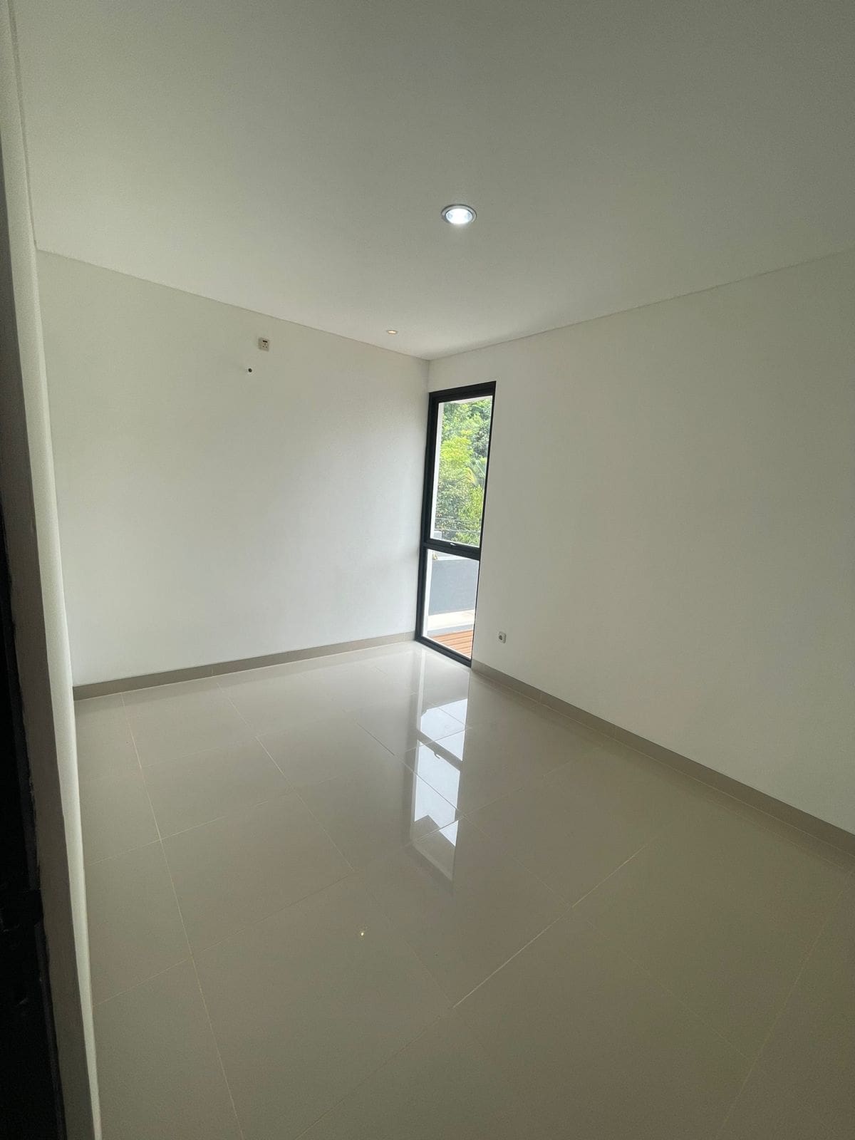Dijual rumah ada Kolam Renang daerah Bintaro Jaya sektor 9 Tangerang Selatan - Foto 4