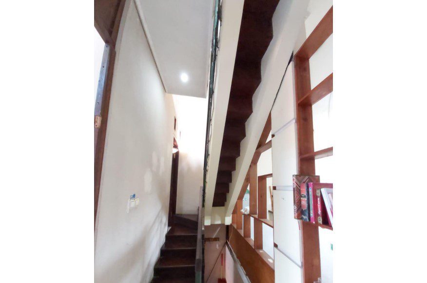 DIJUAL RUMAH MUNGIL TIGA LANTAI 98-120 KRAJAN KALIREJO LAWANG MALANG JAWA TIMUR - Foto 8