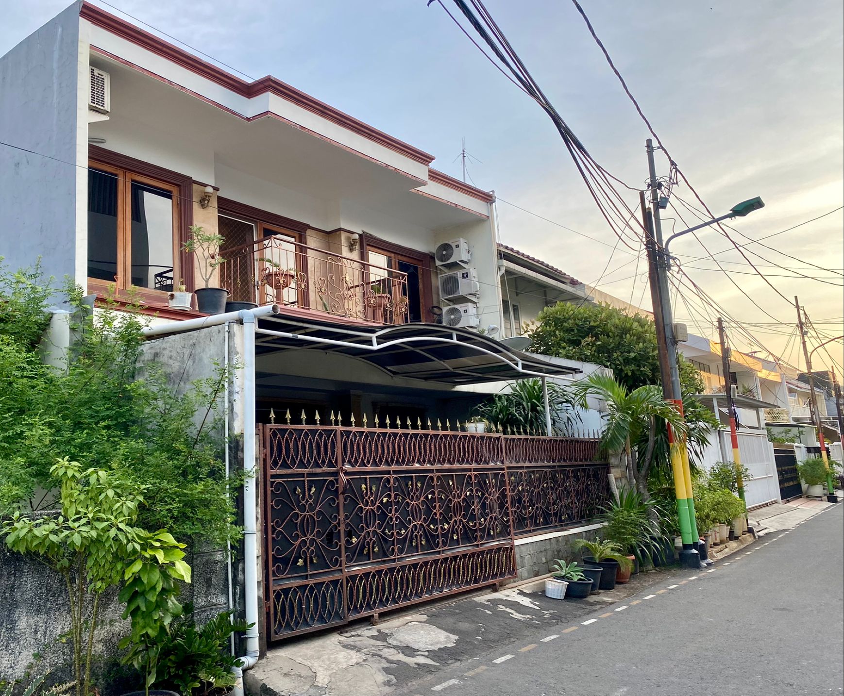 Jual Cepat Rumah 2,5 Lantai di Tomang Jakarta Barat (RR)