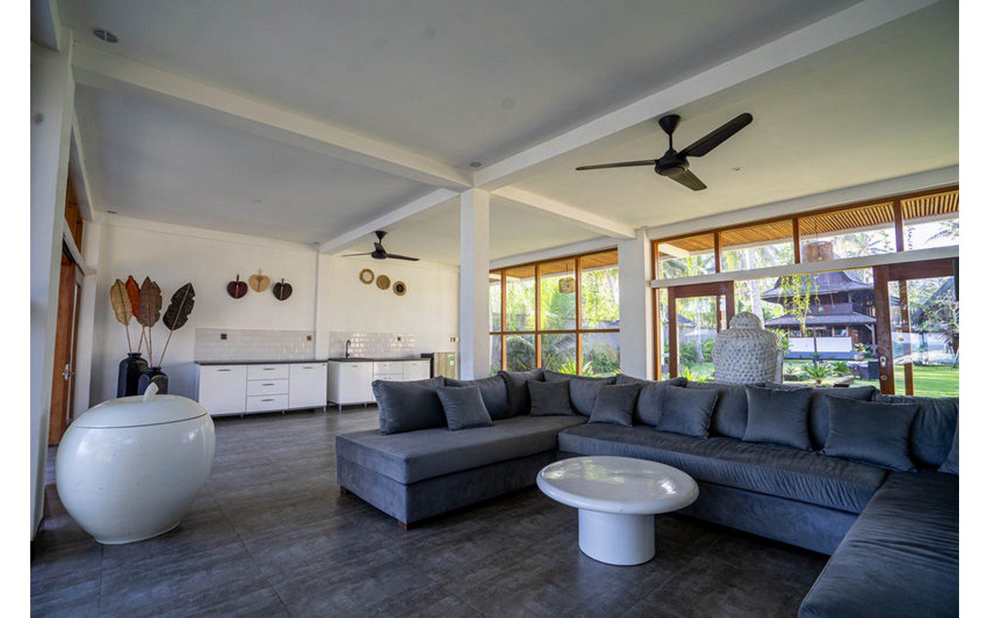 Secluded Beachfront Villa for sale in Tabanan’s Peaceful Pekutatan Beach - Foto 6