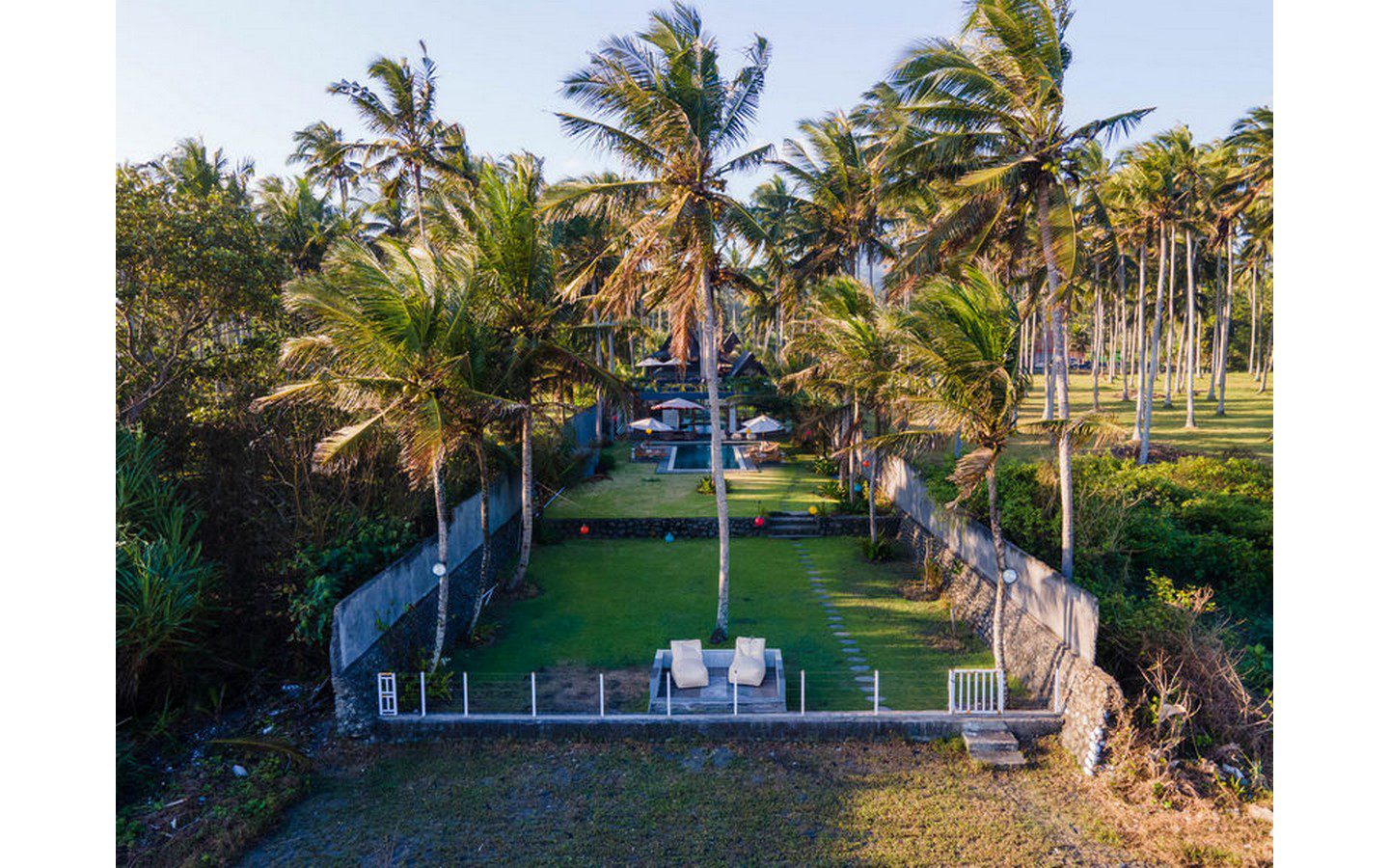 Secluded Beachfront Villa for sale in Tabanan’s Peaceful Pekutatan Beach - Foto 2