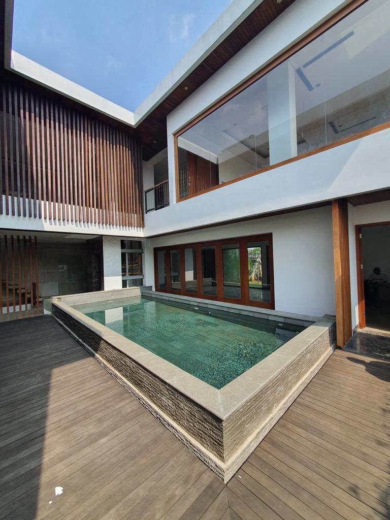 Jual Rumah baru di Area Bukit Hijau Pondok Indah Jakarta Selatan (RR)