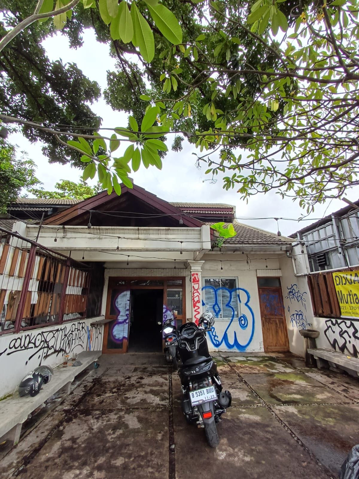 Dijual kios Bangunan Un-Furnished Ex Coffee Shop Pejaten Barat, Jakarta Selatan