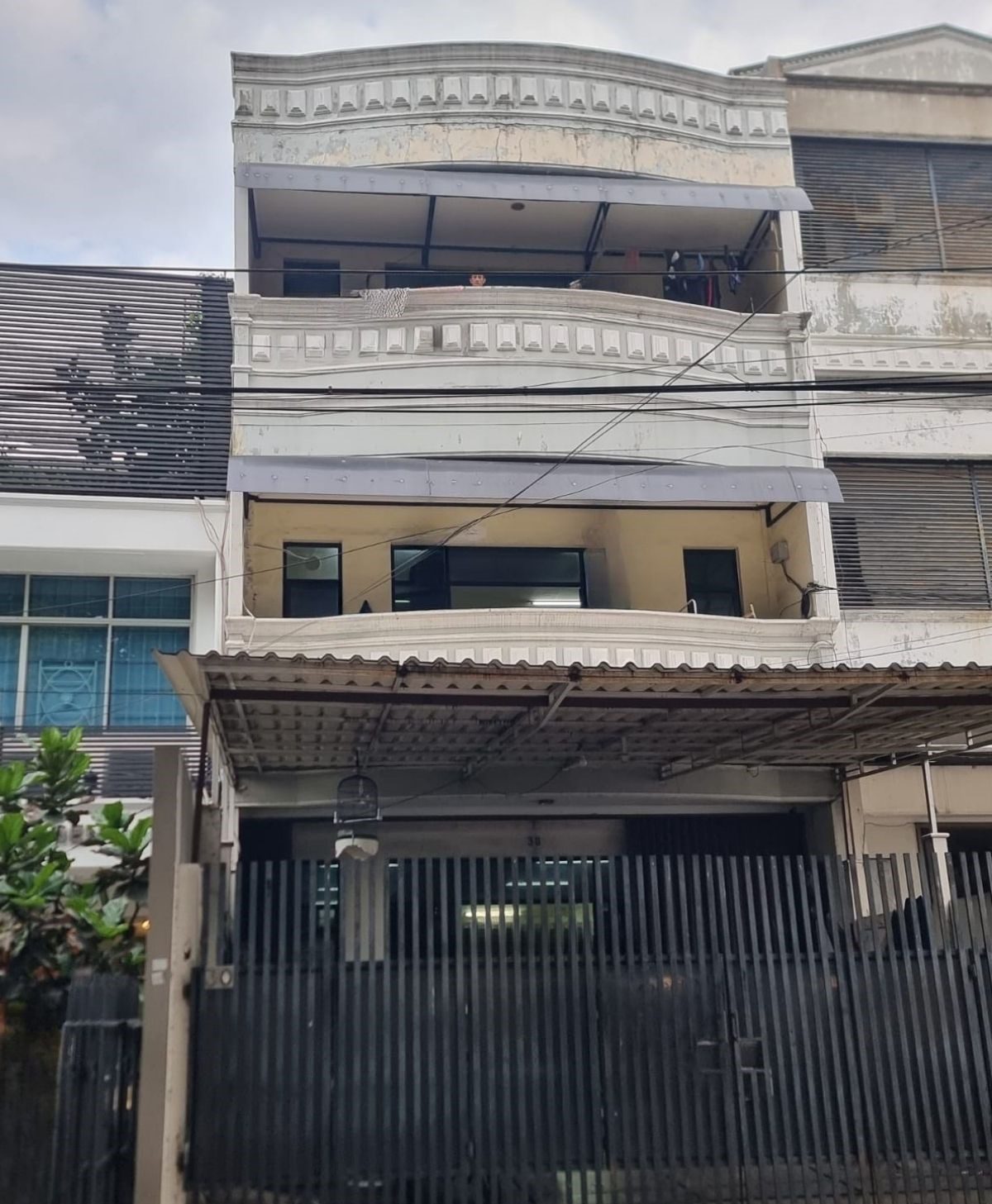 Jual Cepat Ruko 3,5 lantai di Tomang Grogol Pertamburan Jakarta Barat RR