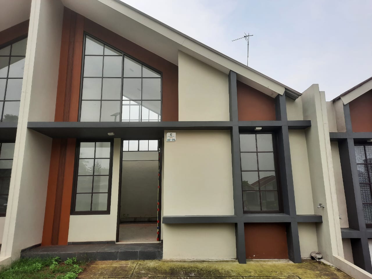 Dijual Rumah di Perumahan Emerald City Shinju