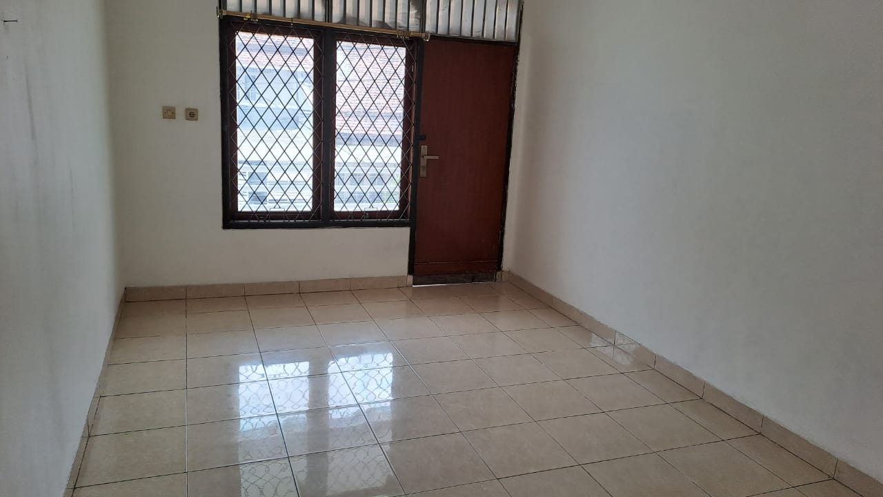 Sewa Cepat Rumah Strategis 2 lantai di Tebet Timur Jakarta Selatan (AF) - Foto 3