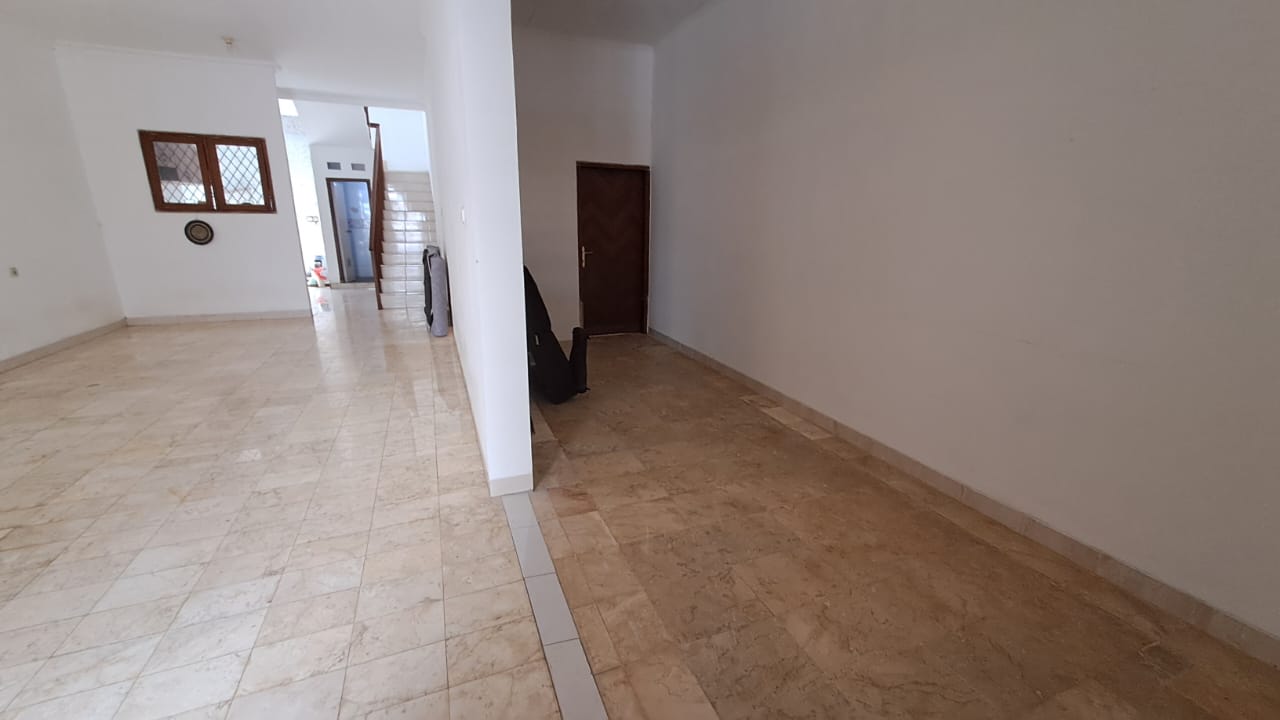 Sewa Cepat Rumah Strategis 2 lantai di Tebet Timur Jakarta Selatan (AF) - Foto 13