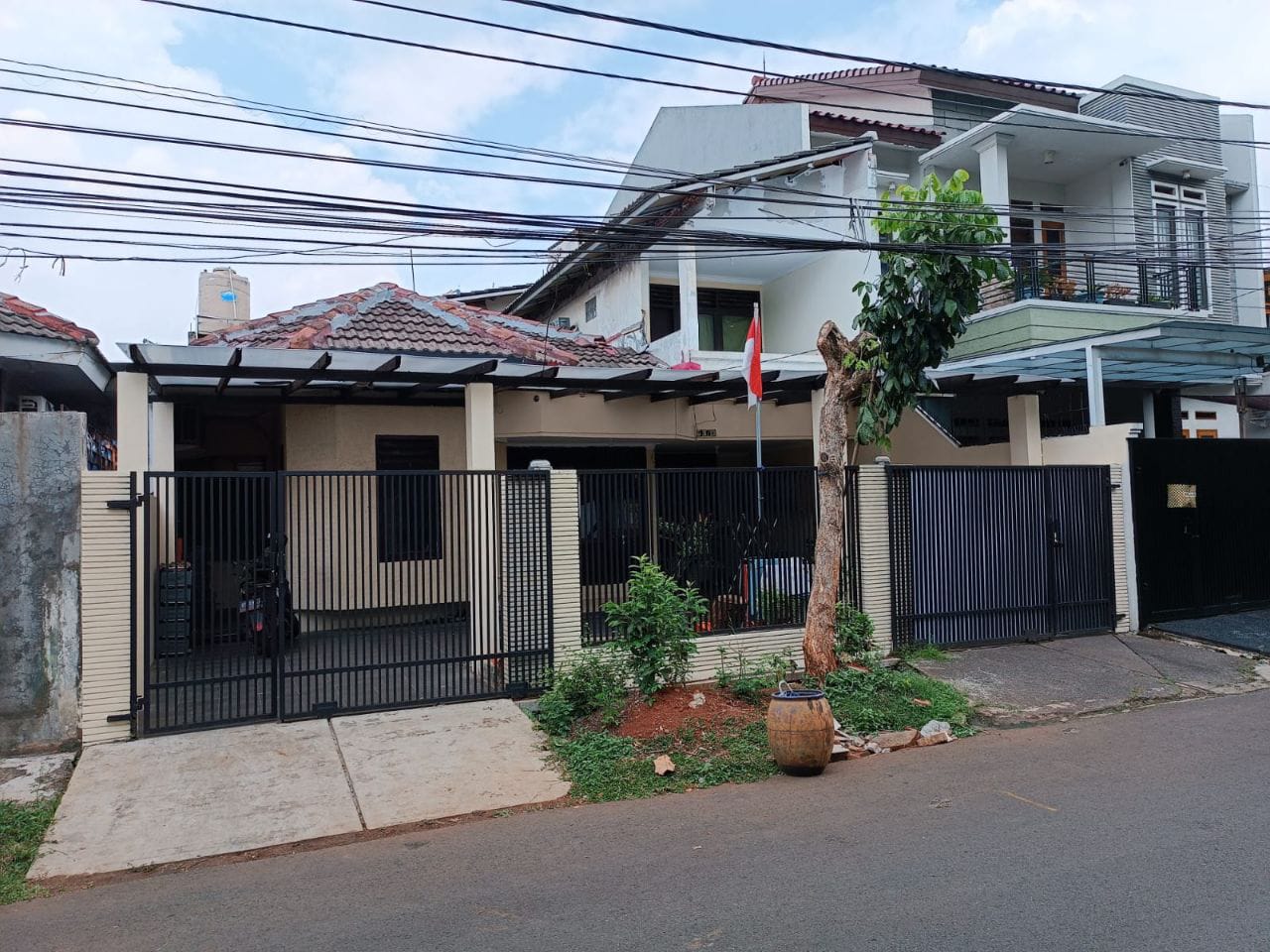 Jual Cepat Rumah 1,5 lantai di Meruya Utara Kembangan Jakarta Barat (AL)