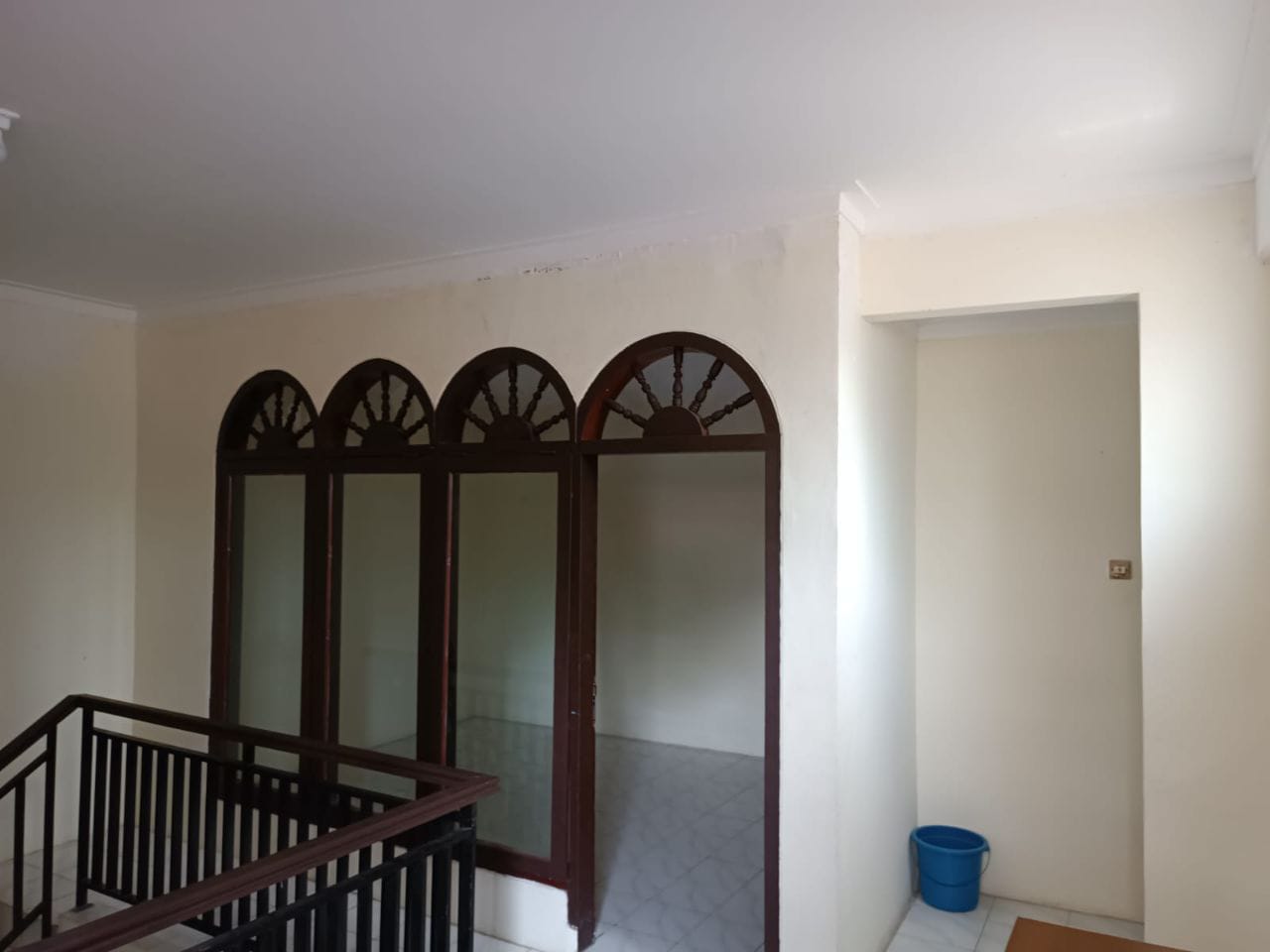 Jual Cepat Rumah 1,5 lantai di Meruya Utara Kembangan Jakarta Barat (AL) - Foto 5