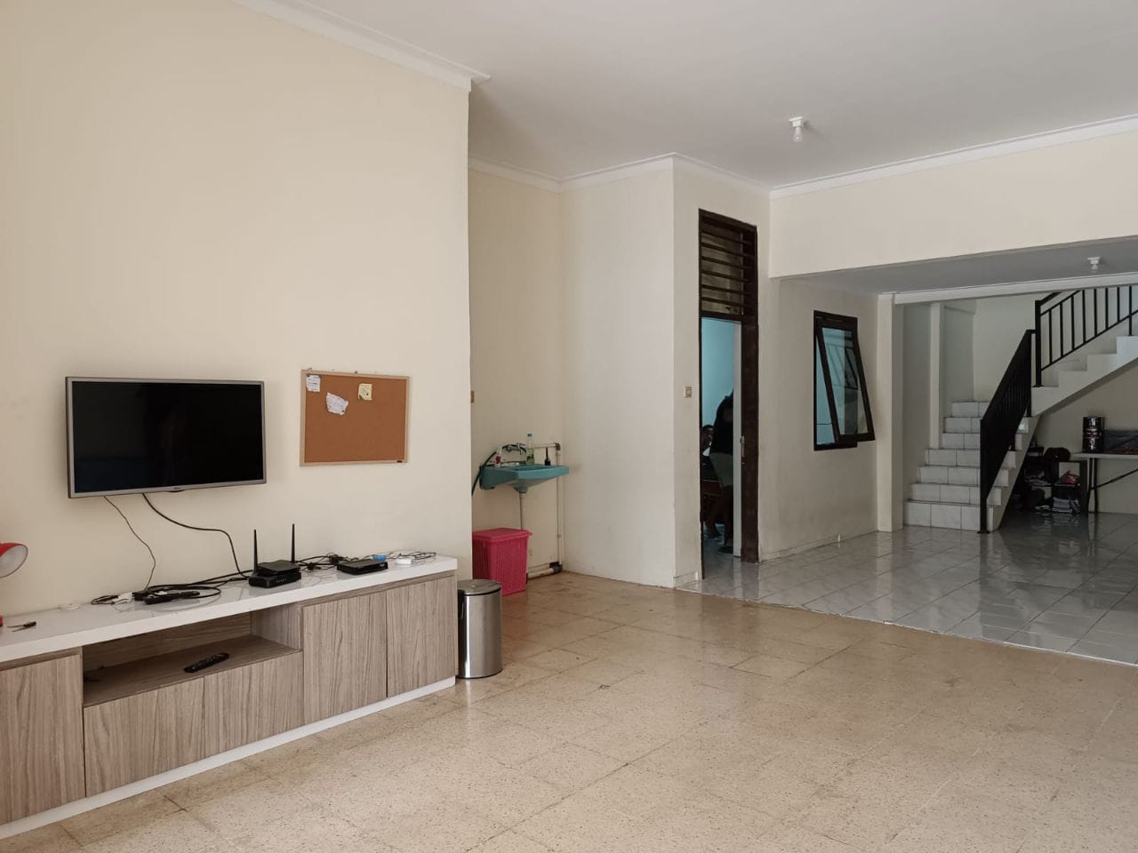 Jual Cepat Rumah 1,5 lantai di Meruya Utara Kembangan Jakarta Barat (AL) - Foto 7