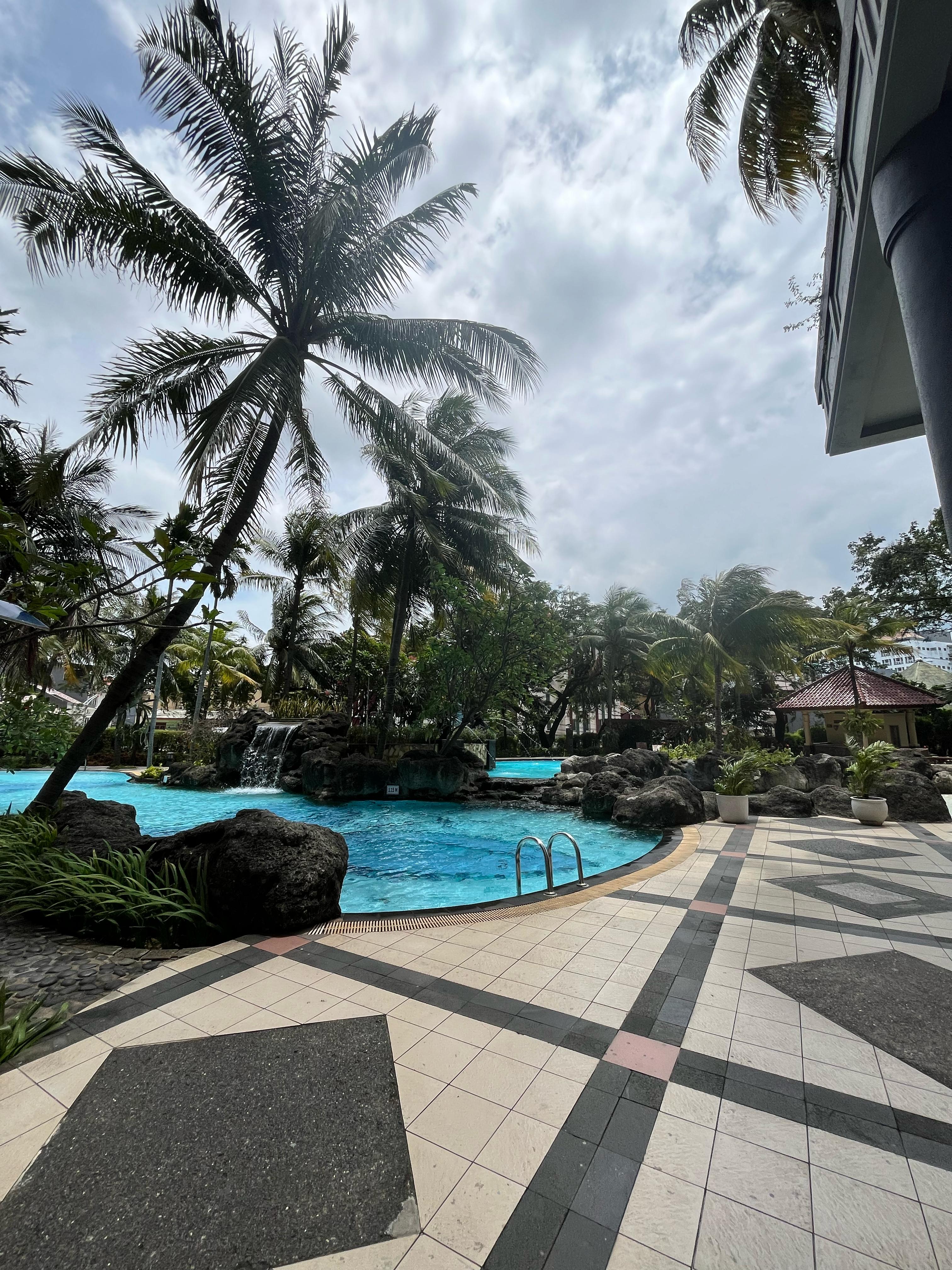 Jual Cepat Apartemen Townhouse di Grand Tropic Grogol Pertamburan Jakarta Barat (DI)