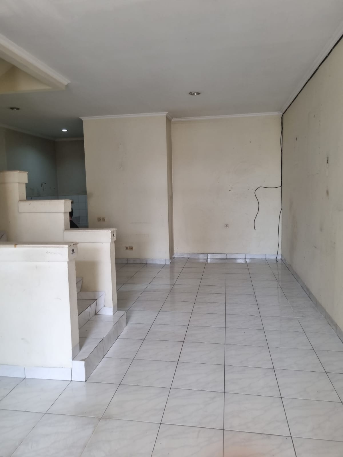 Jual Cepat Rumah 2 lantai di Taman Semanan Indah di Kalideres Jakarta Barat (AF) - Foto 3