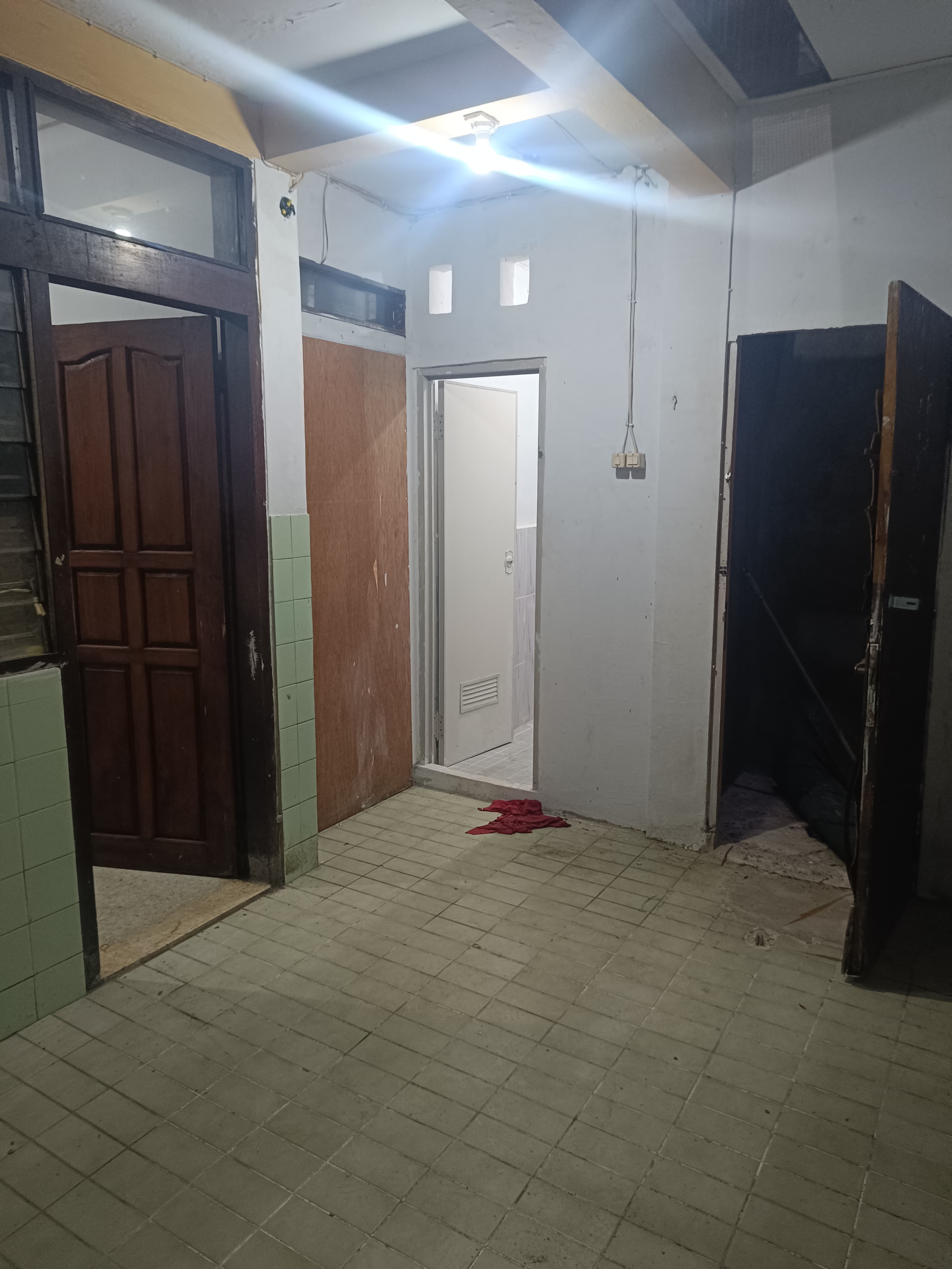 Jual Rumah 1,5 lantai di wilayah strategis Tomang Jakarta Barat (DI) - Foto 5