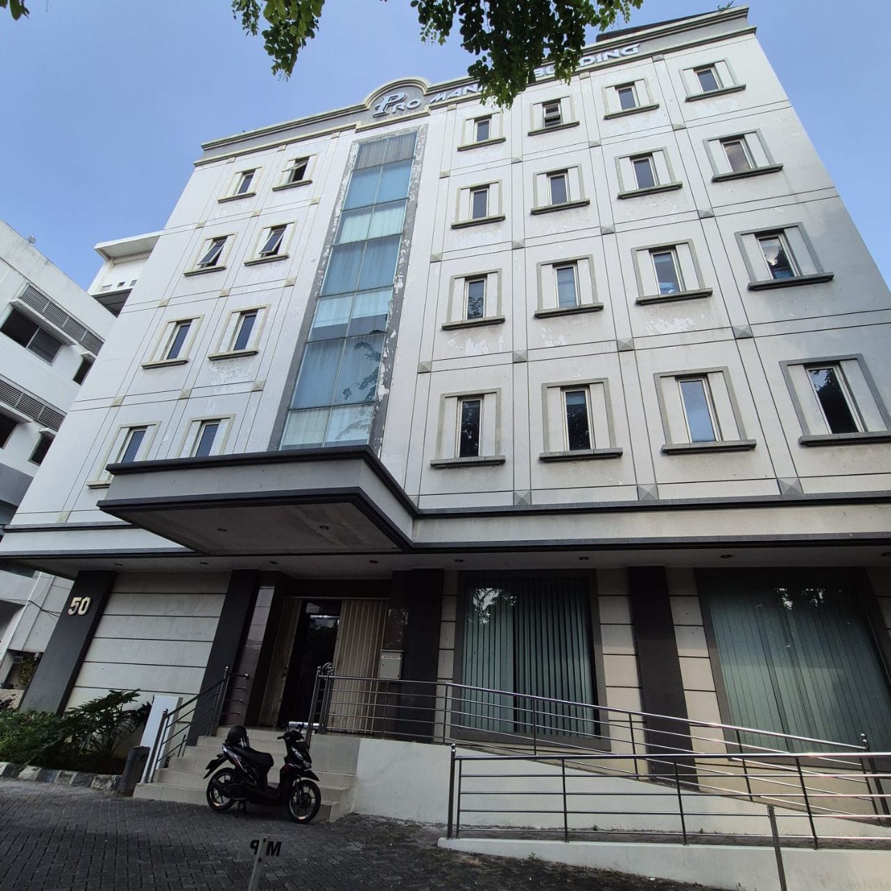 Jual Cepat Gedung 6 lantai dan Basement di Latumenten Jelambar Grogol Petamburan Jakarta Barat (AL) - Foto 2