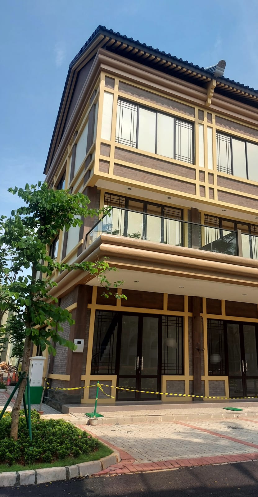 Sewa Ruko Komersil Cluster Korean Town Green Lake City Tangerang (GN)