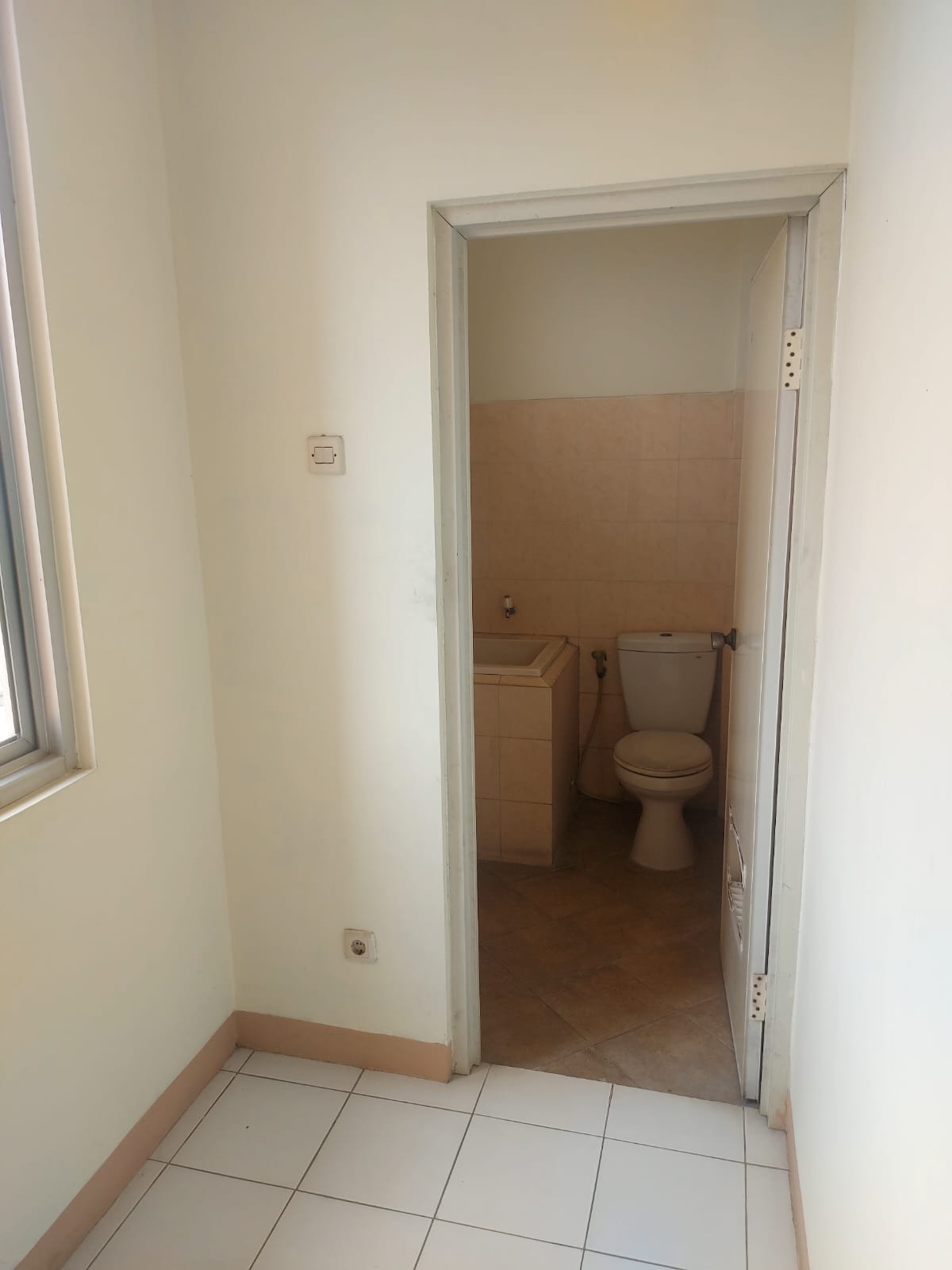 Jual Ruko Komersil Metro Permata Karang Tengah Tangerang (GN) - Foto 5