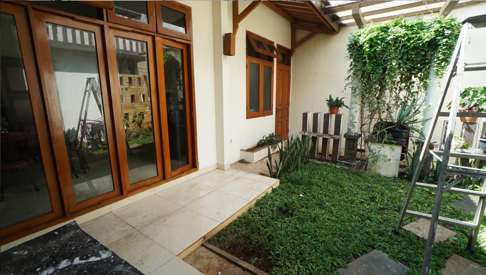 Jual Rumah di jalan besar Tomang Jakarta Barat (RR) - Foto 3