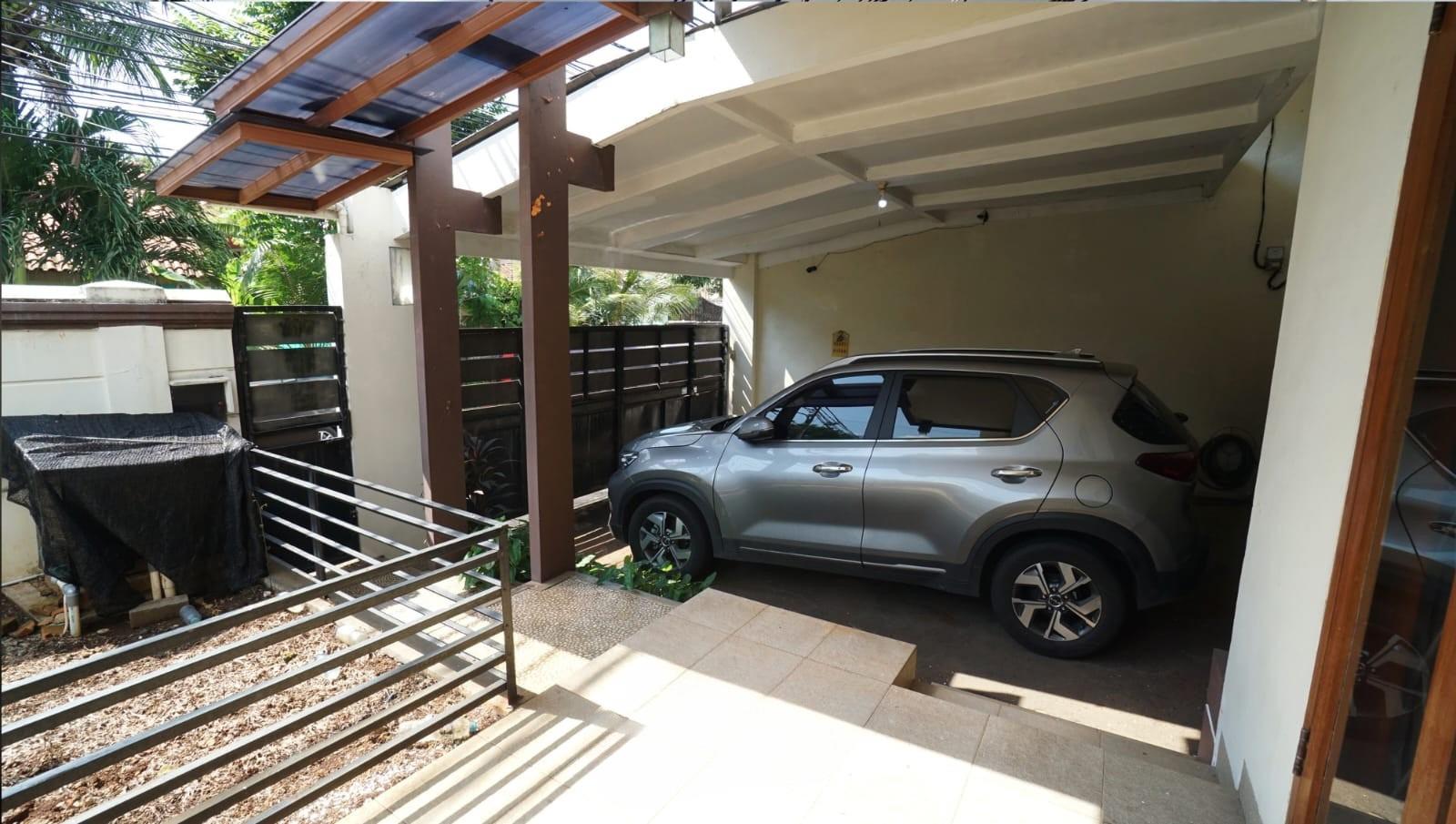 Jual Rumah di jalan besar Tomang Jakarta Barat (RR) - Foto 4