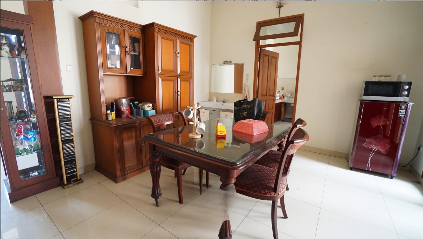 Jual Rumah di jalan besar Tomang Jakarta Barat (RR) - Foto 7