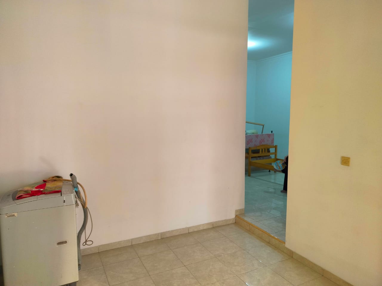 Sewa Rumah Rapi Siap Huni di lokasi strategis di tengah kota Jakarta Barat (GN) - Foto 4