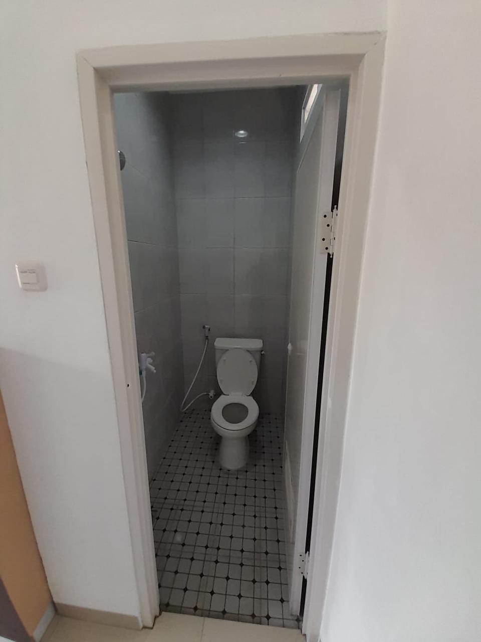 Jual Rumah dan Kos-Kosan 4 unit di Slipi Jakarta Barat (RR) - Foto 6