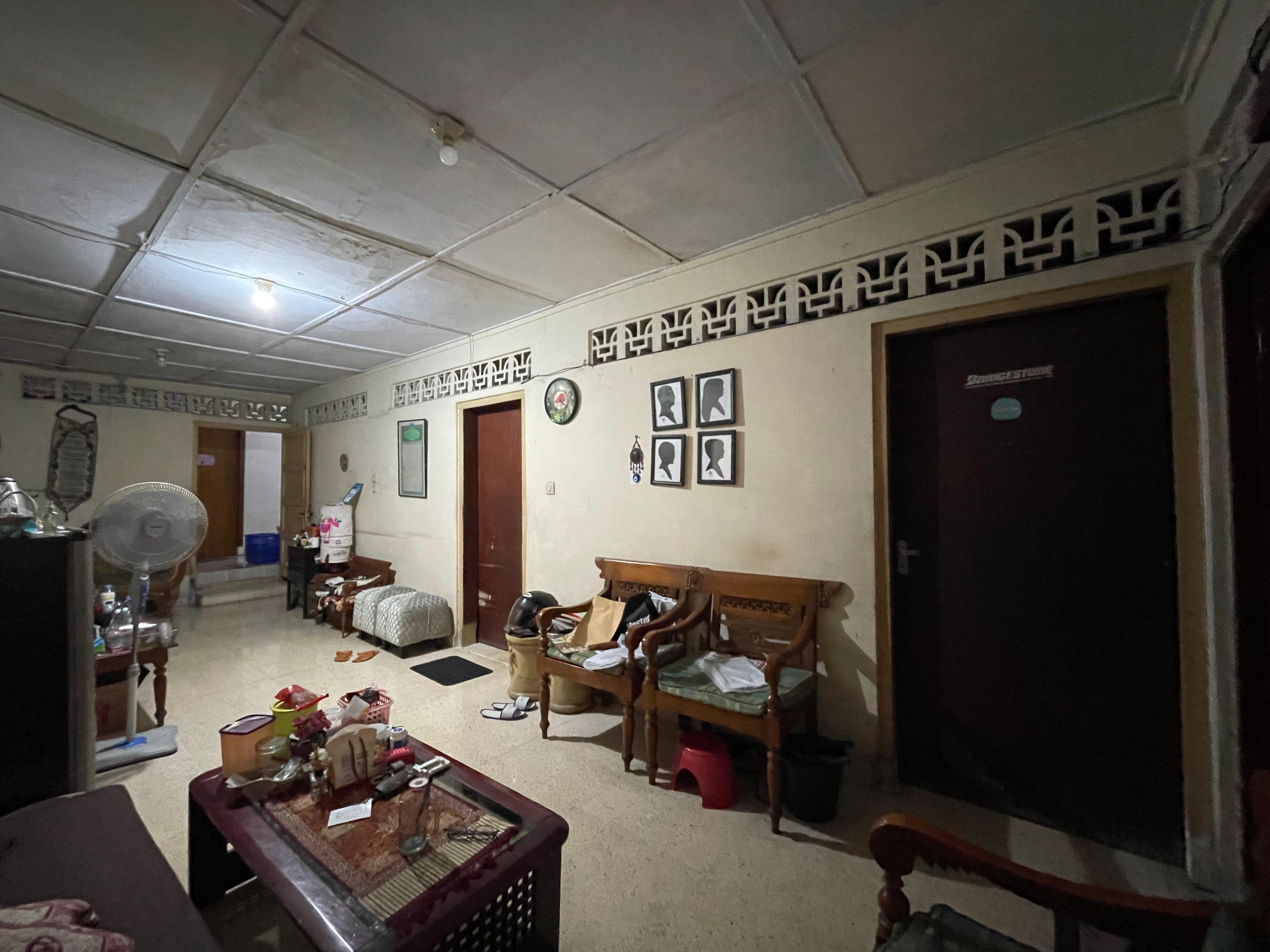 Jual Rumah dan Kos-Kosan 4 unit di Slipi Jakarta Barat (RR)