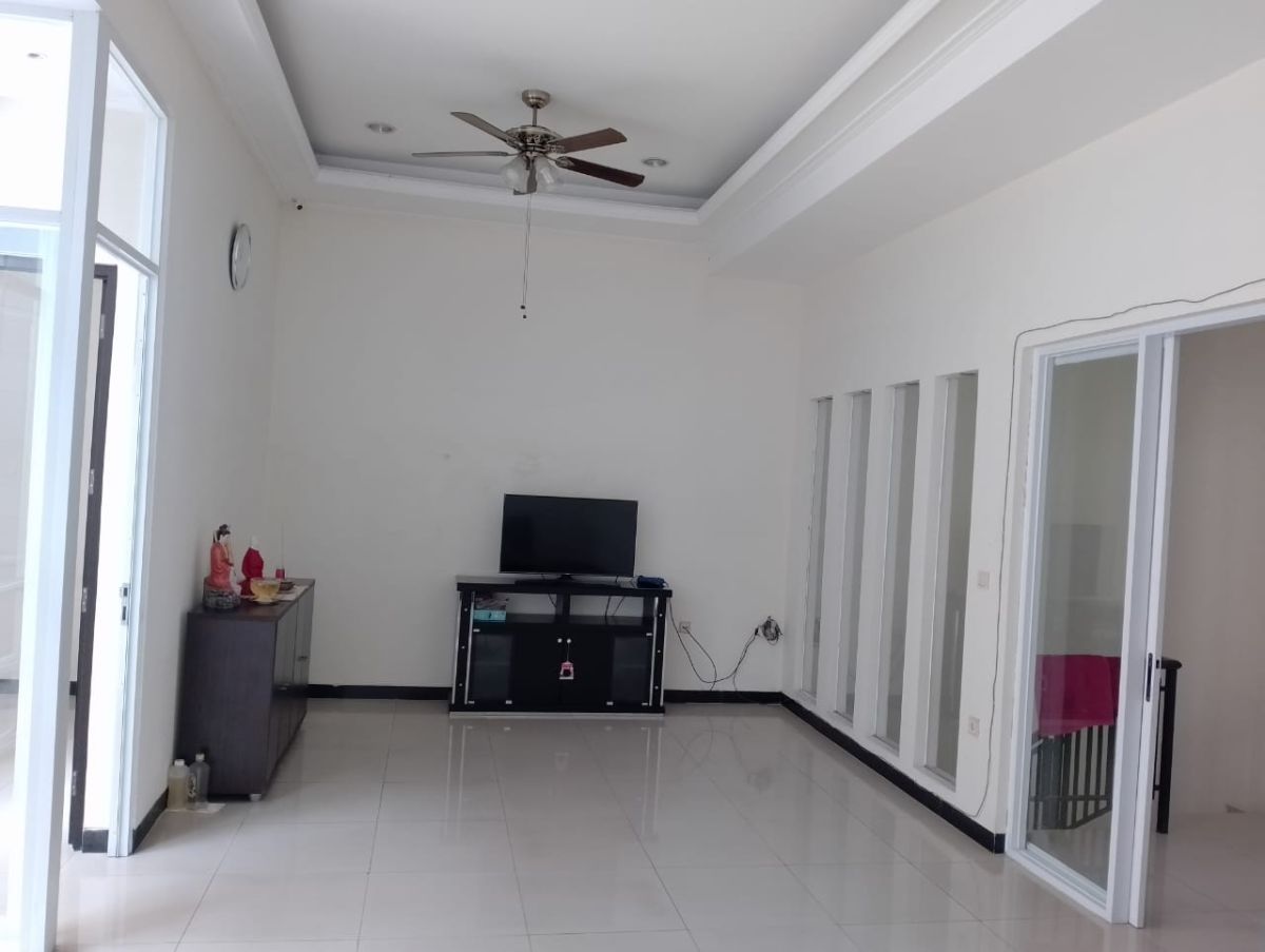 Turun Harga! Dijual RUMAH BAGUS SIAP HUNI – GREEN LAKE CITY