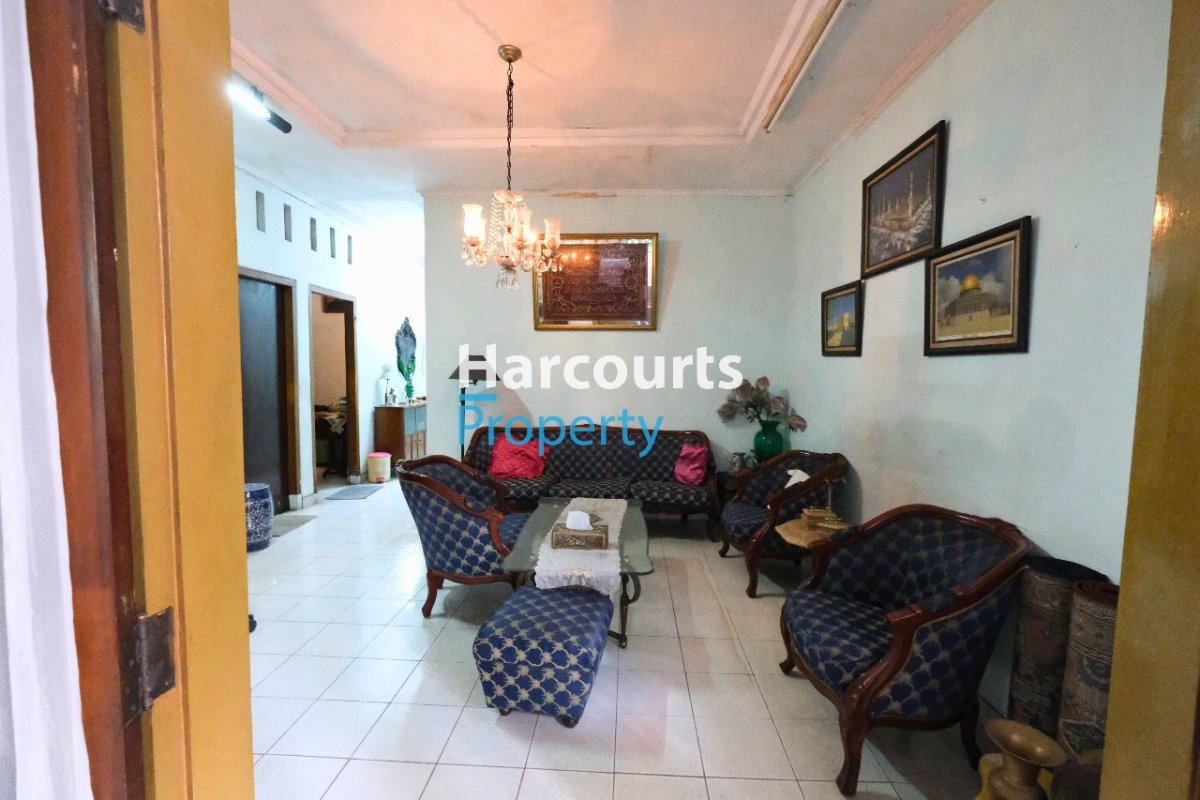 Dijual Rumah Klasik Strategis Cocok Untuk Ruang Usaha Area Jl. Pakubuwono Kebayoran Baru - Foto 2