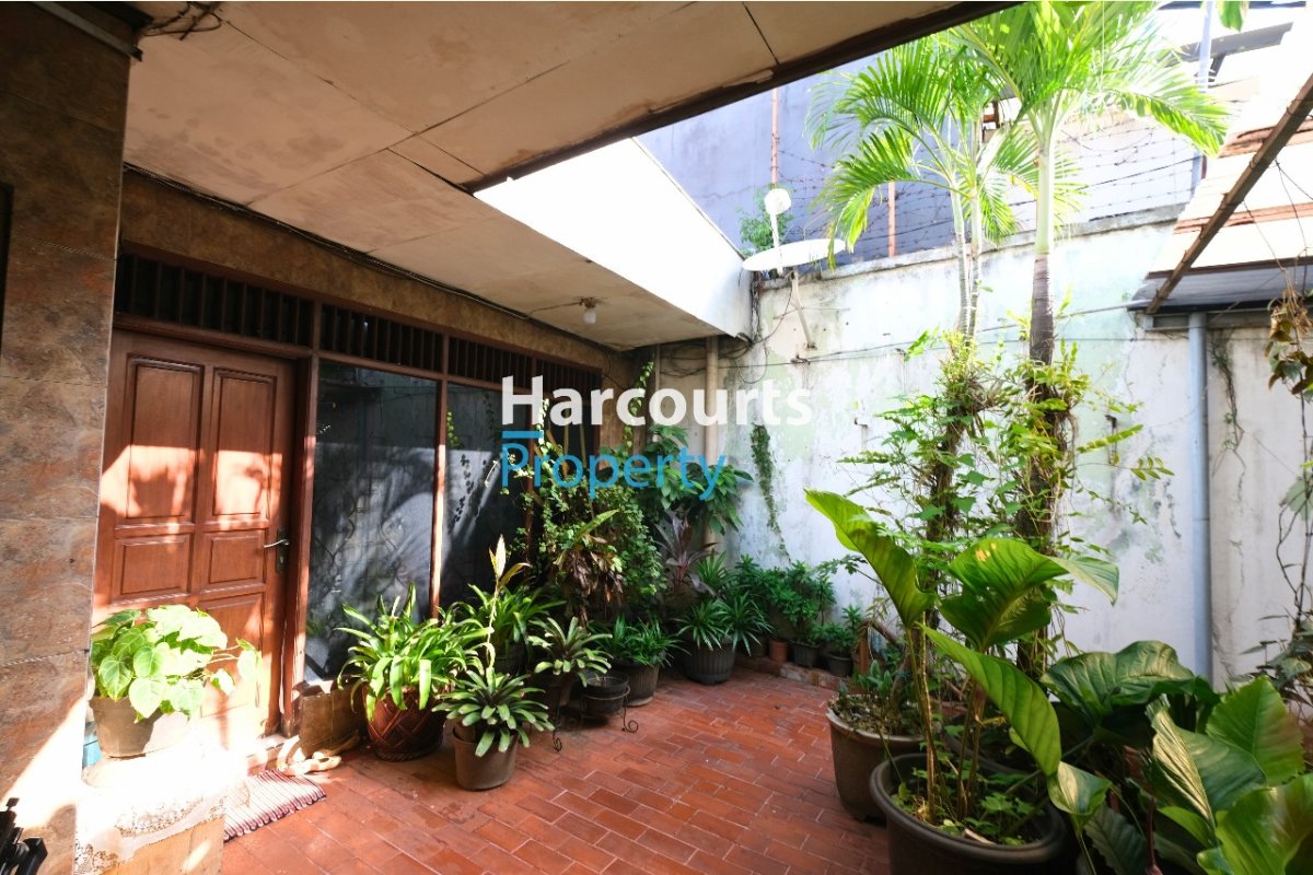 Dijual Rumah Klasik Strategis Cocok Untuk Ruang Usaha Area Jl. Pakubuwono Kebayoran Baru - Foto 8