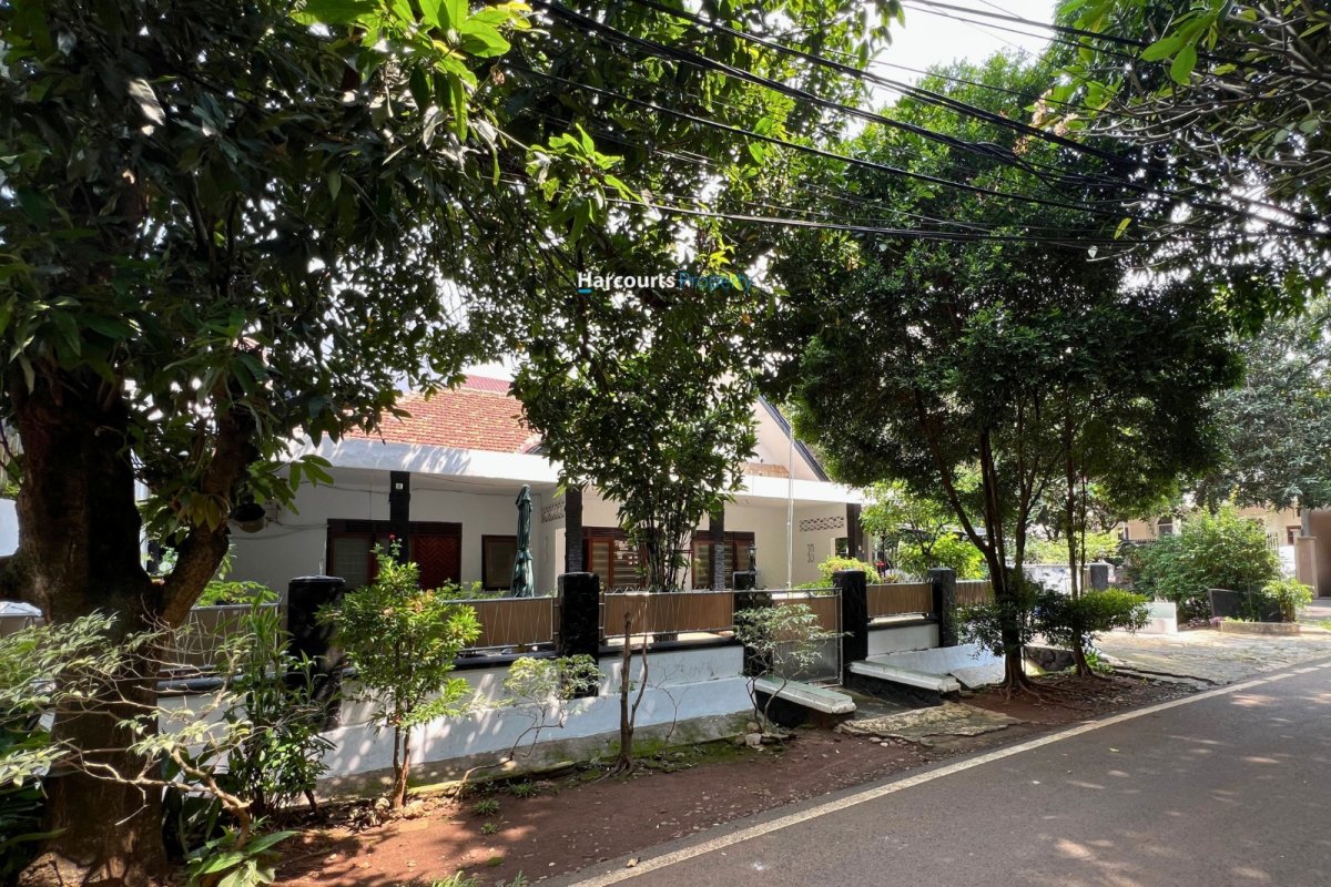 Dijual Rumah Lama Hitung Tanah Area Jl. Cibeber Senopati Kebayoran Baru