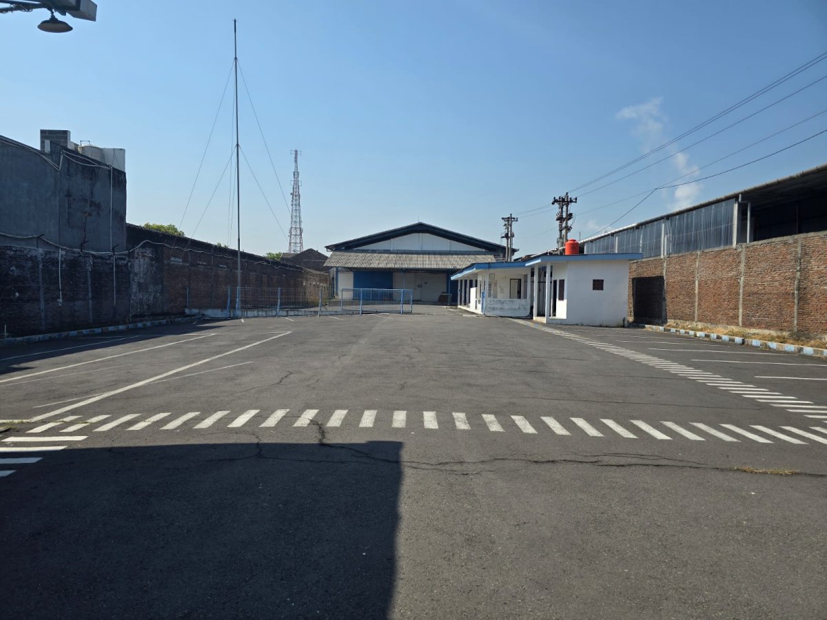 Dijual Gudang Strategi, Dekat Jalan Raya Palur Jaten Karanganyar Solo