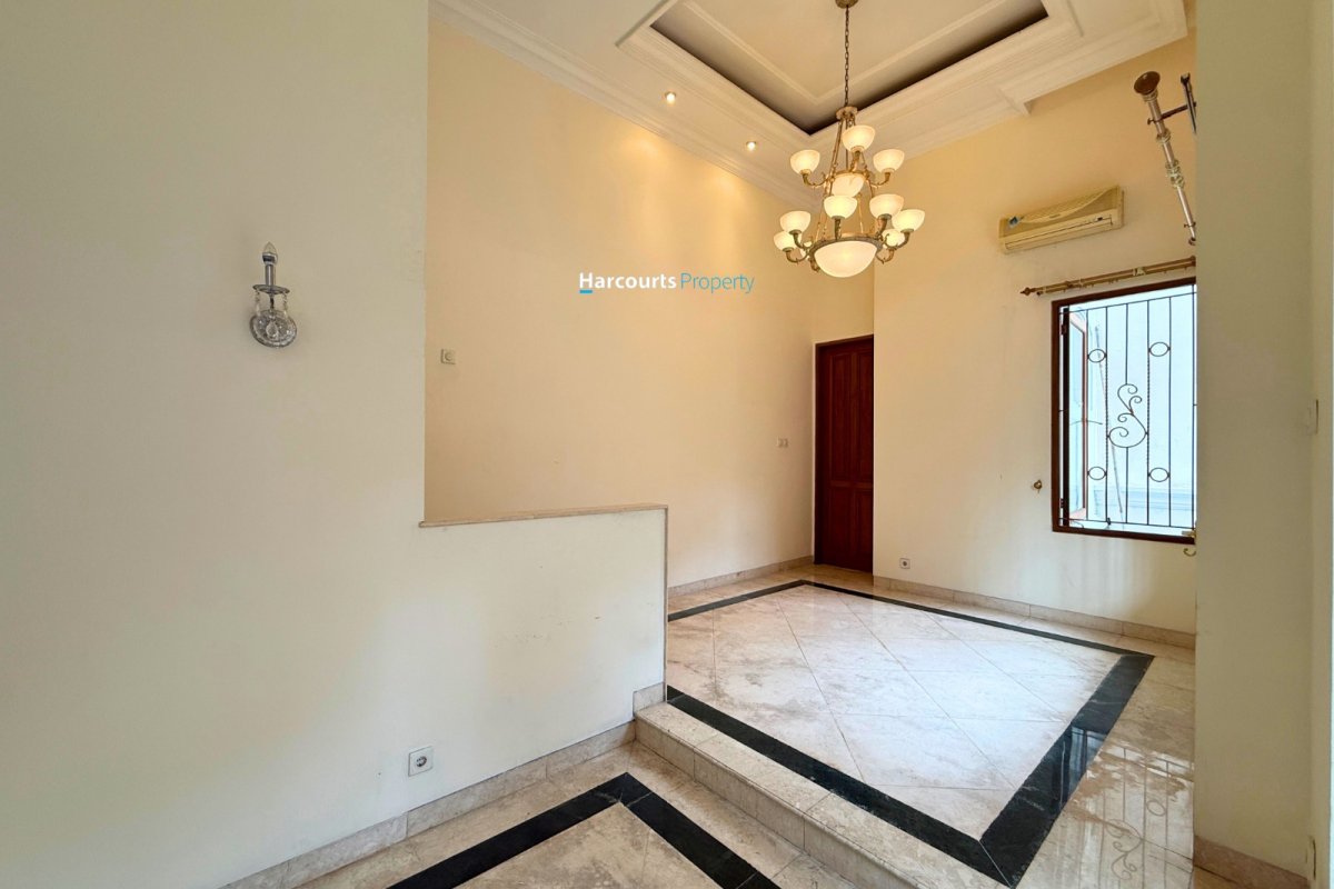 Dijual Rumah Mediterania Klasik Sangat Bagus dan Terawat di Pondok Indah - Foto 2