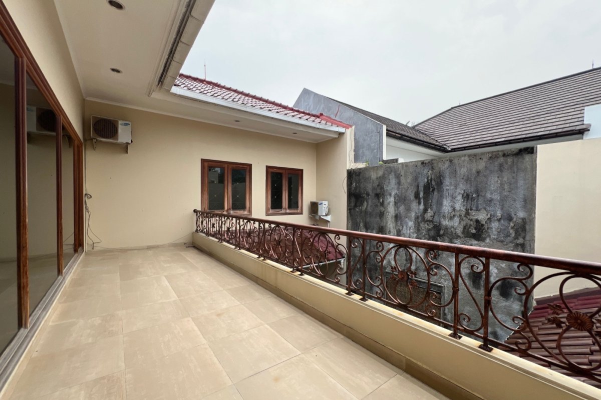 Dijual Rumah Strategis dan Bikin Nyaman Area Jl. Wijaya Kebayoran Baru - Foto 11