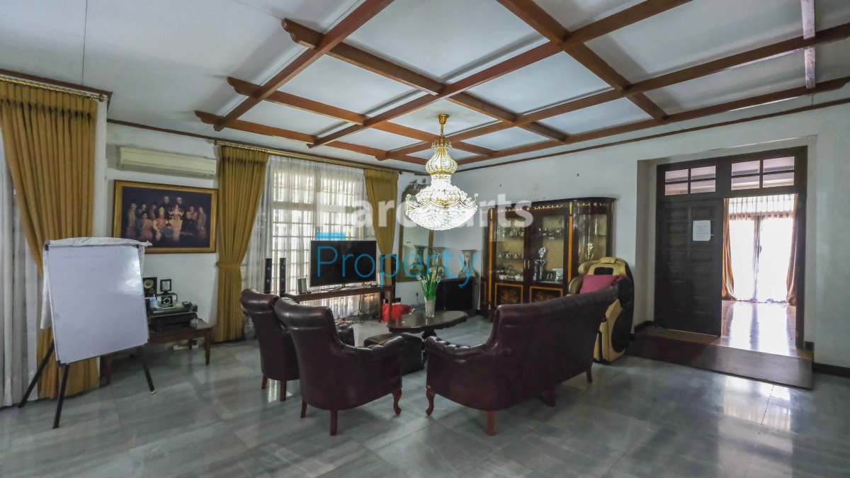 Dijual Rumah Lama Strategis di Area Elit Jl. Tulodong Bawah Lama Kebayoran Baru - Foto 2