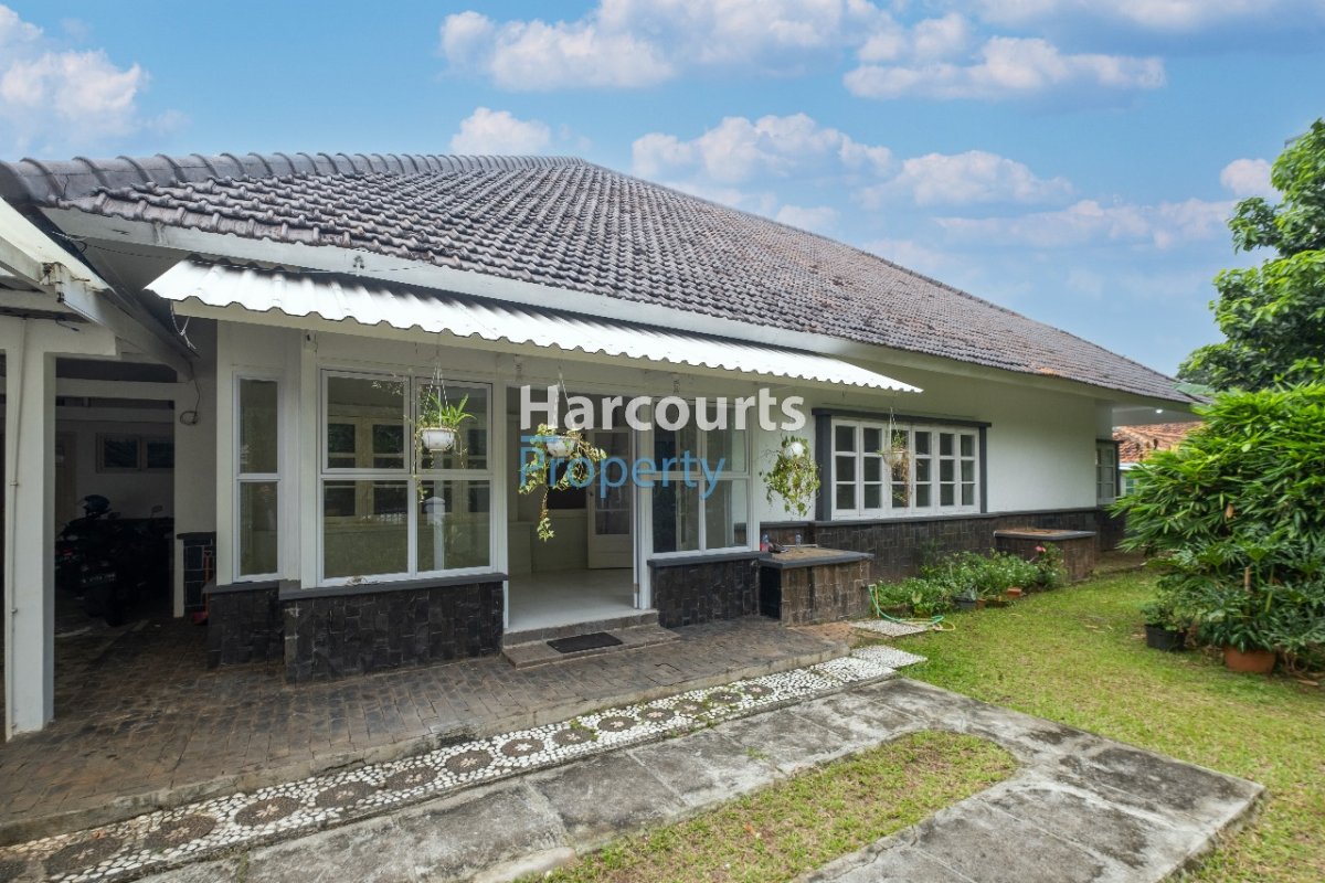 Dijual/Disewa Rumah Klasik Lokasi Super Strategis Area Jl. Martimbang Kebayoran Baru