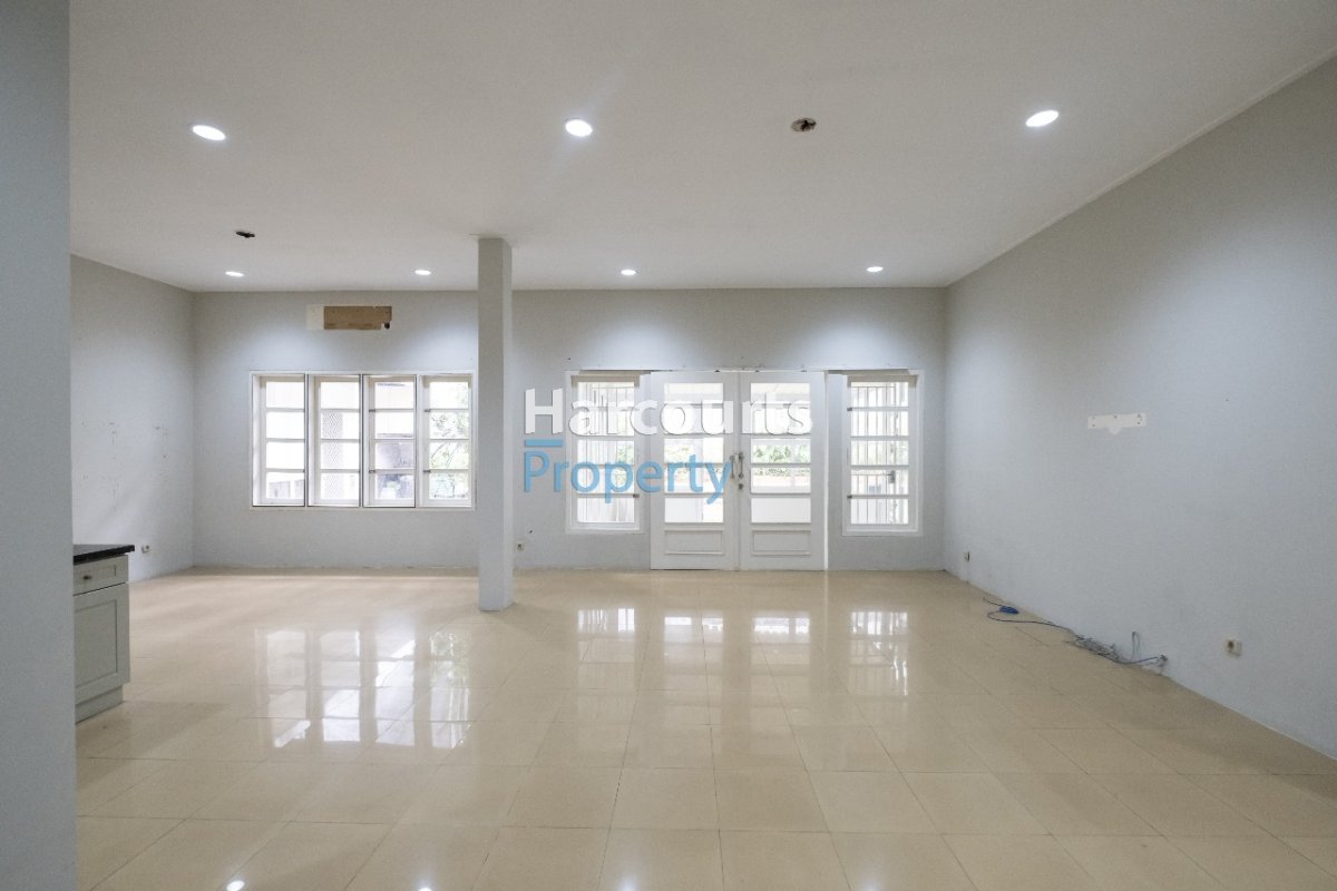Dijual/Disewa Rumah Klasik Lokasi Super Strategis Area Jl. Martimbang Kebayoran Baru - Foto 4