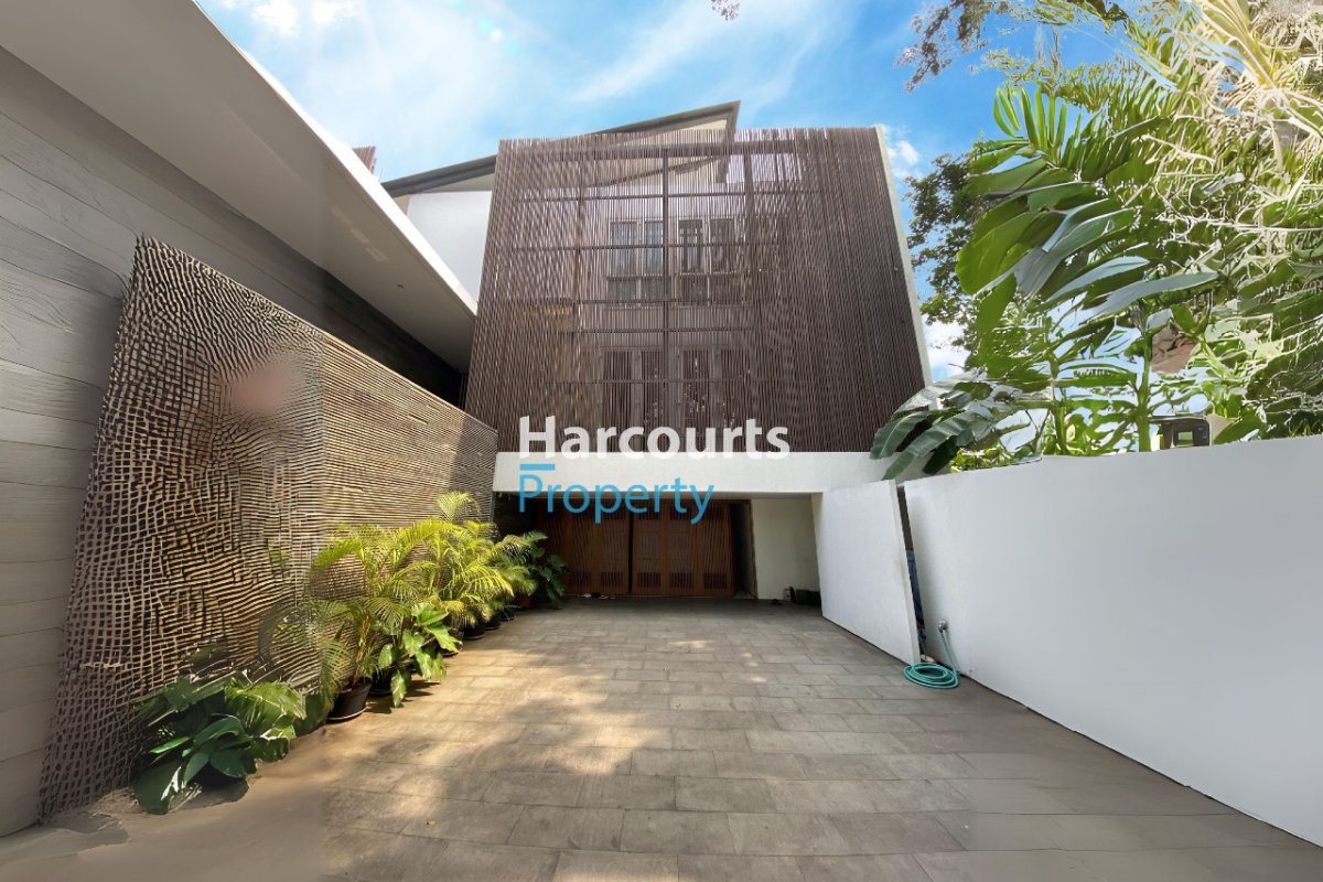 Dijual Rumah Modern Art Area Jl. Hang Tuah Kebayoran Baru