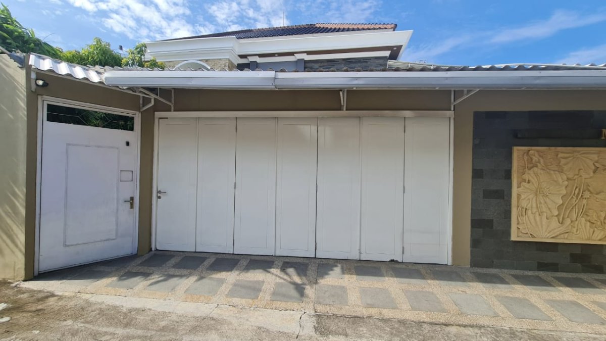 Dijual Rumah Mewah Modern Minimalis Pusat Kota, di Serengan Solo