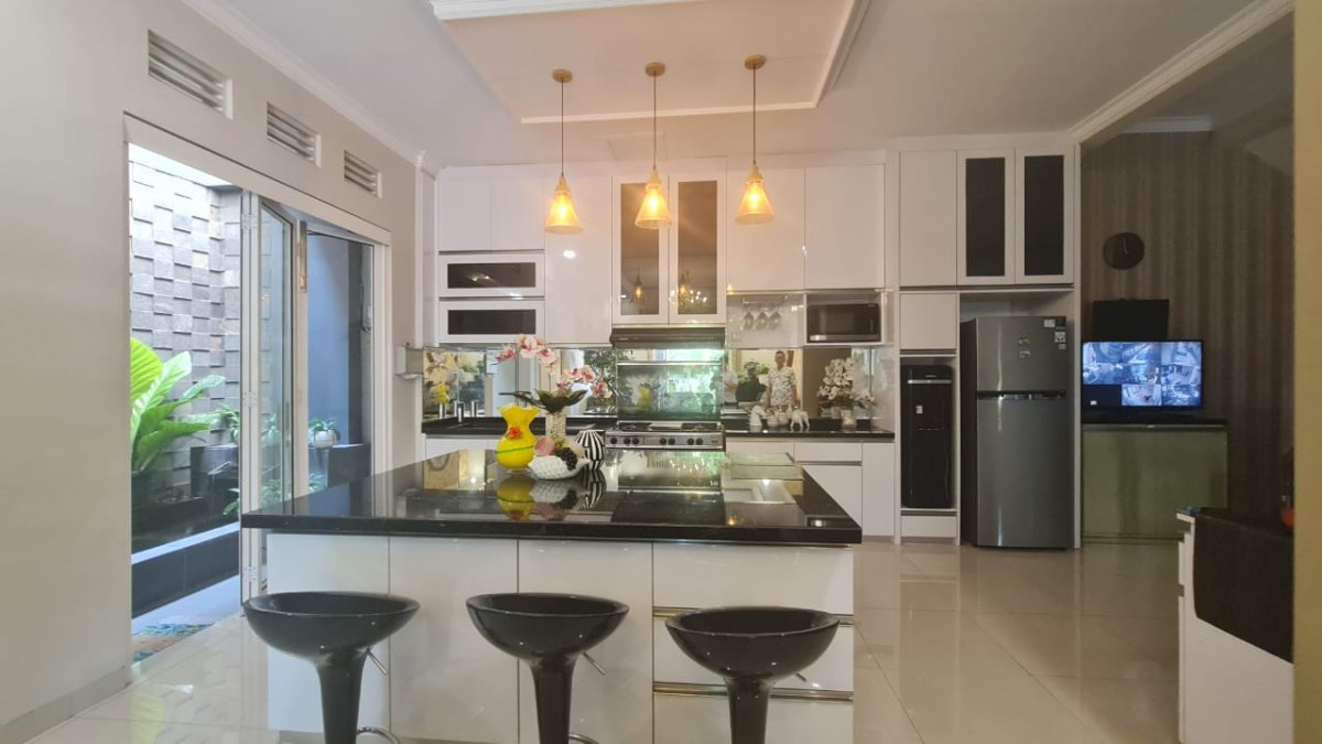 Dijual Rumah Mewah Modern Minimalis Pusat Kota, di Serengan Solo - Foto 3