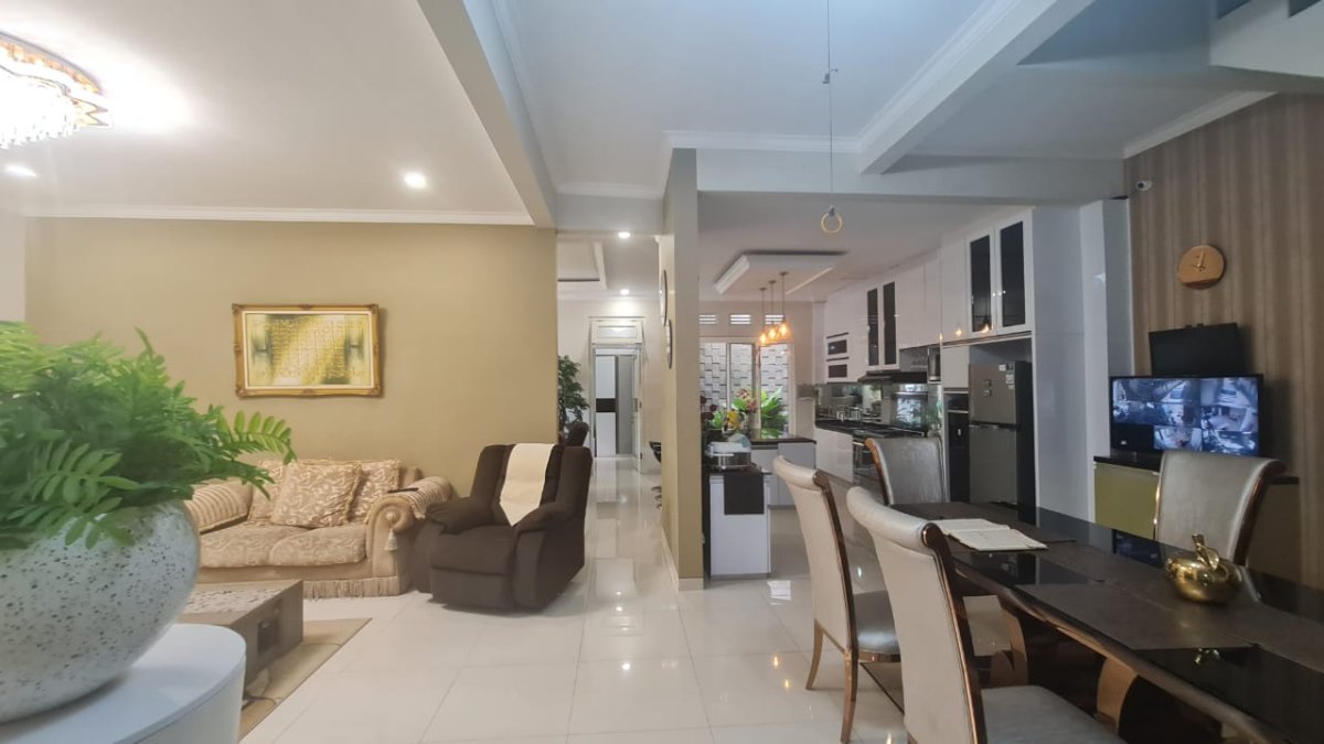 Dijual Rumah Mewah Modern Minimalis Pusat Kota, di Serengan Solo - Foto 6