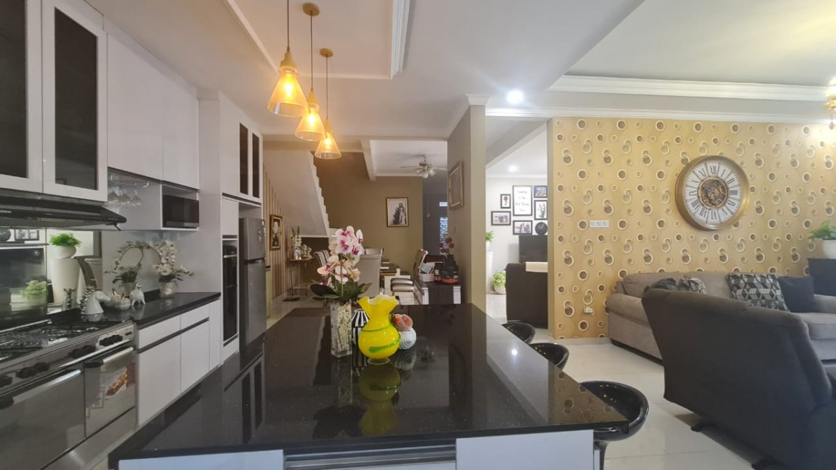 Dijual Rumah Mewah Modern Minimalis Pusat Kota, di Serengan Solo - Foto 7