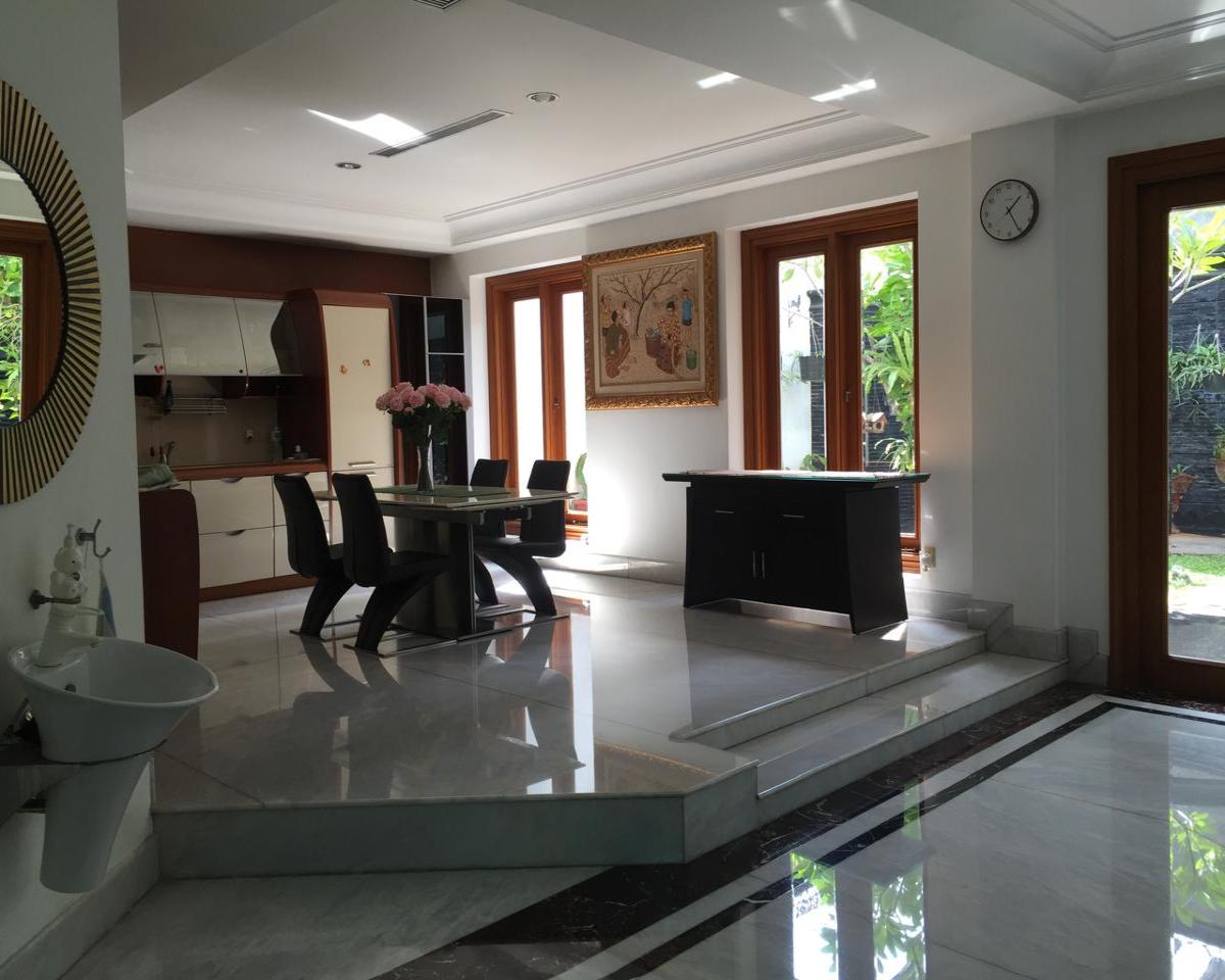 Dijual Rumah Lokasi Di Jl. Kayu Putih Selatan - Foto 2