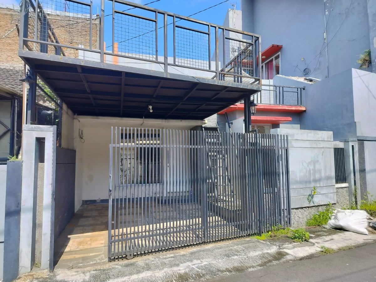 Dijual Rumah Minimalis Dengan Kanopi Untuk Rooftop/Teras,  Lokasi di Grogol Indah Telukan