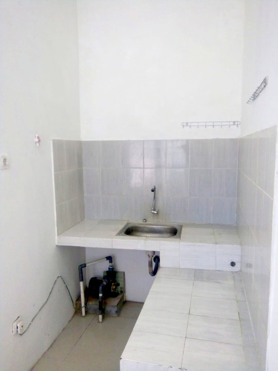 Disewakan Rumah Siap Huni, Lokasi : Cluster di Baturan, Colomadu, Solo - Foto 5