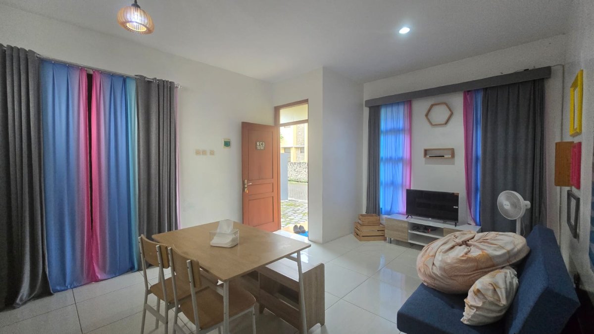 Disewakan Rumah Bagus Minimalis Full Furnished, di Colomadu Solo Dekat Jalan Raya Adi Sucipto - Foto 3