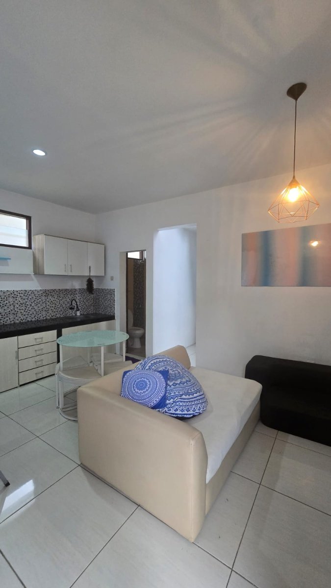 Disewakan Rumah Bagus Bersih Nyaman Siap Pakai, di Perumahan Colomadu Solo - Foto 2