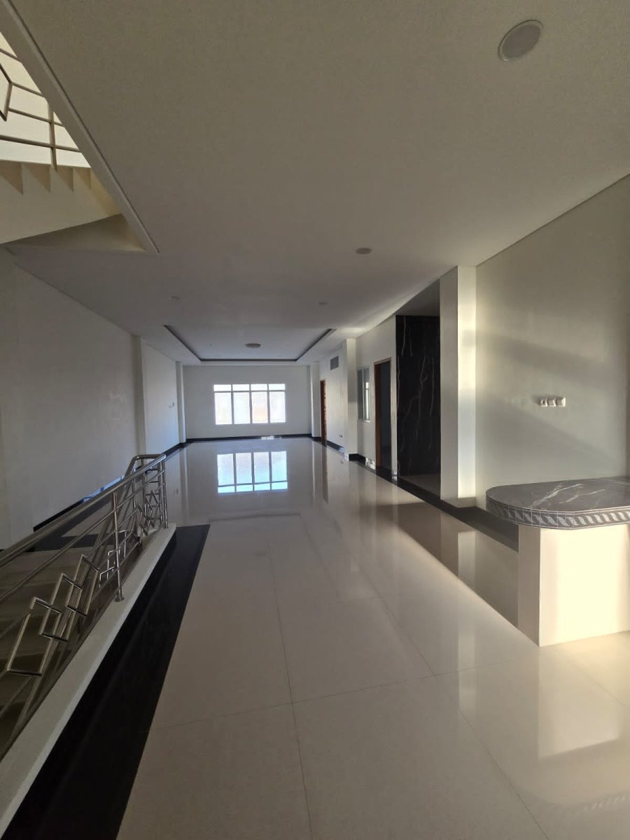 Disewakan Ruko Baru Strategis Pusat Kota, Dekat Jalan Veteran Serengan Solo - Foto 5