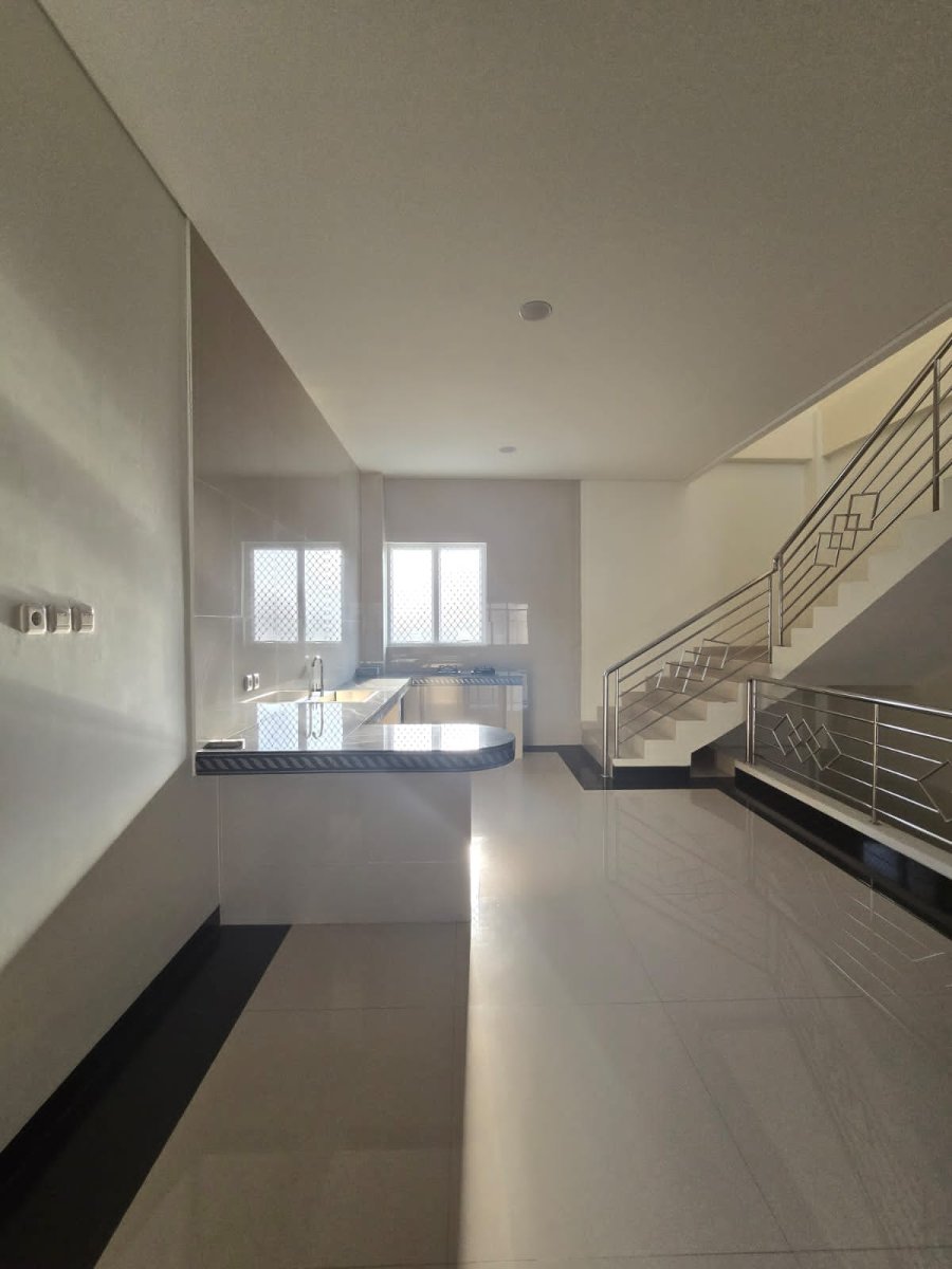 Disewakan Ruko Baru Strategis Pusat Kota, Dekat Jalan Veteran Serengan Solo - Foto 6