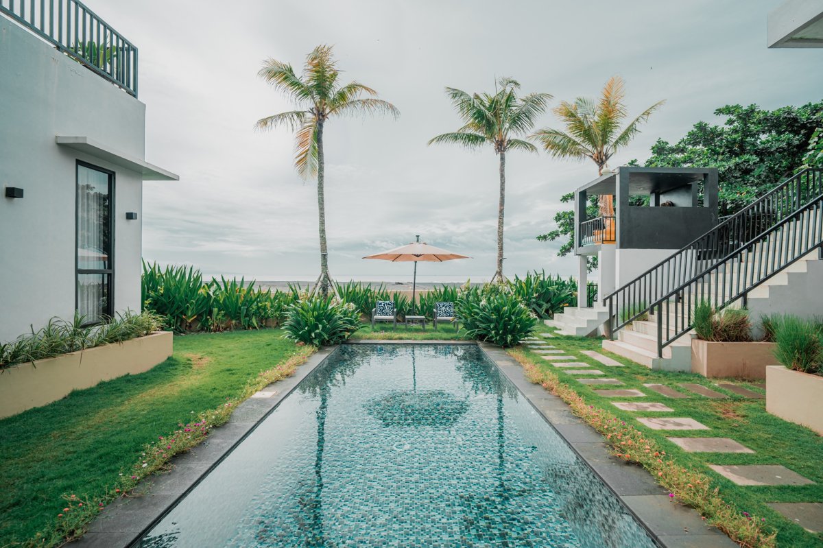 LUXURY BEACHFRONT VILLA AT GIANYAR