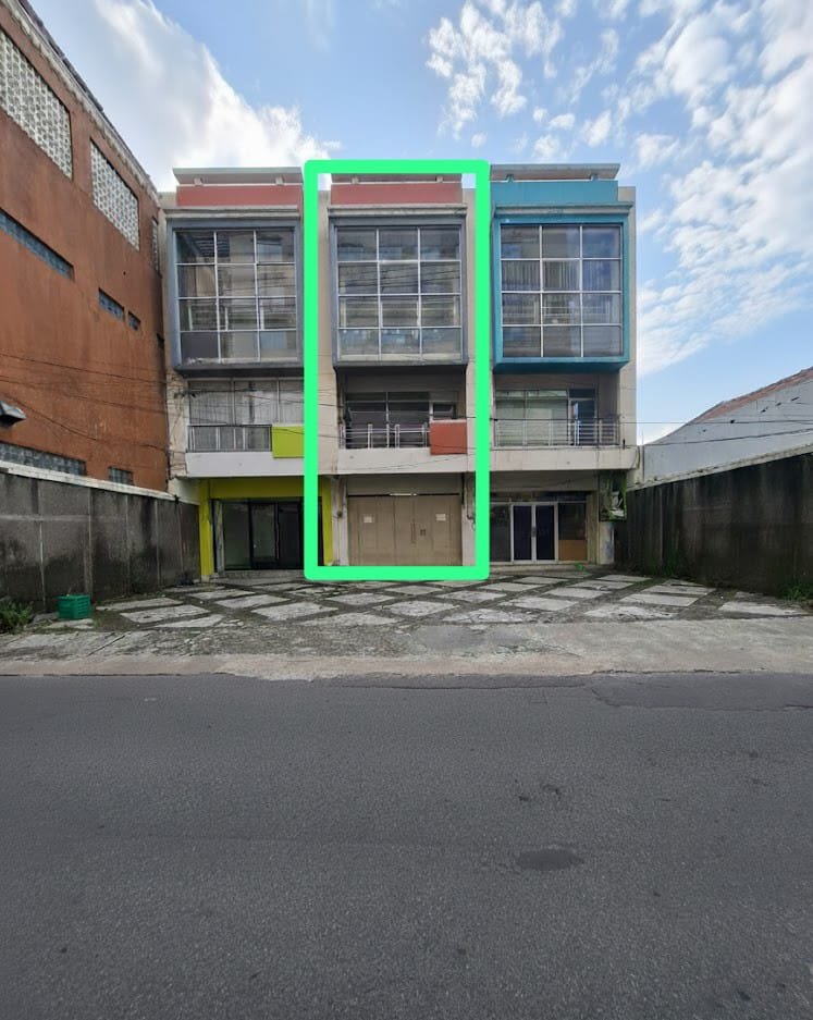 Disewakan Ruko 3 Lantai Siap Pakai, Lokasi Tengah Kota Solo di Area Manahan - Foto 2